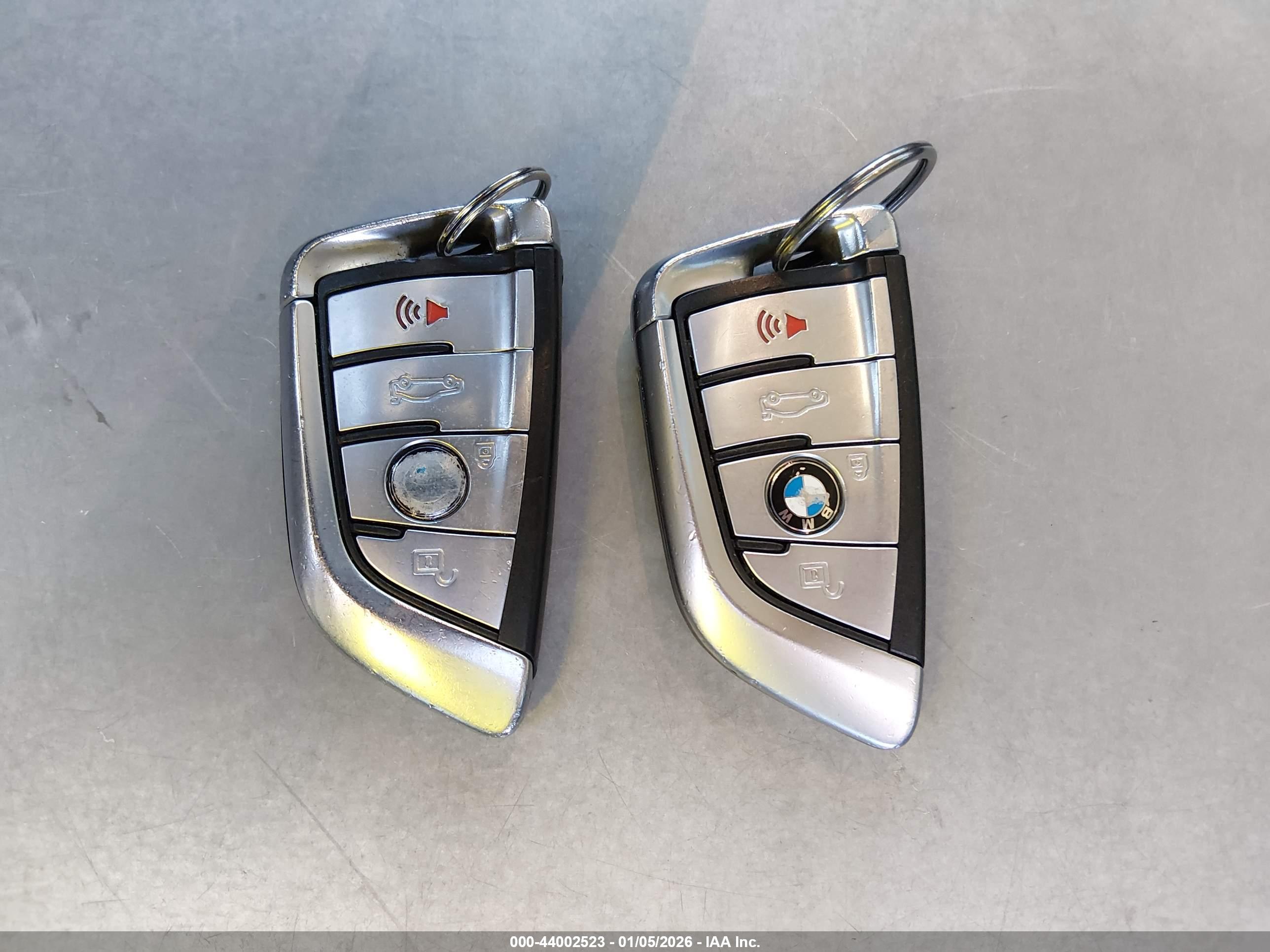 BMW 750I image 11