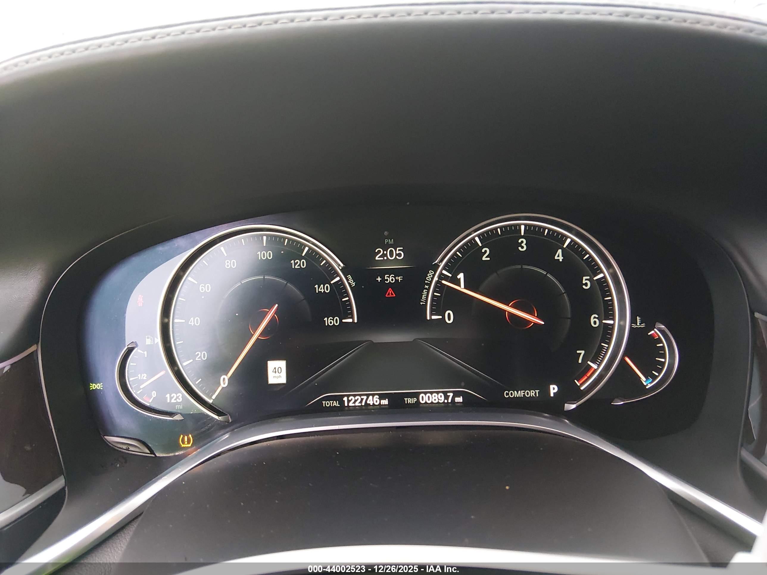 BMW 750I image 7