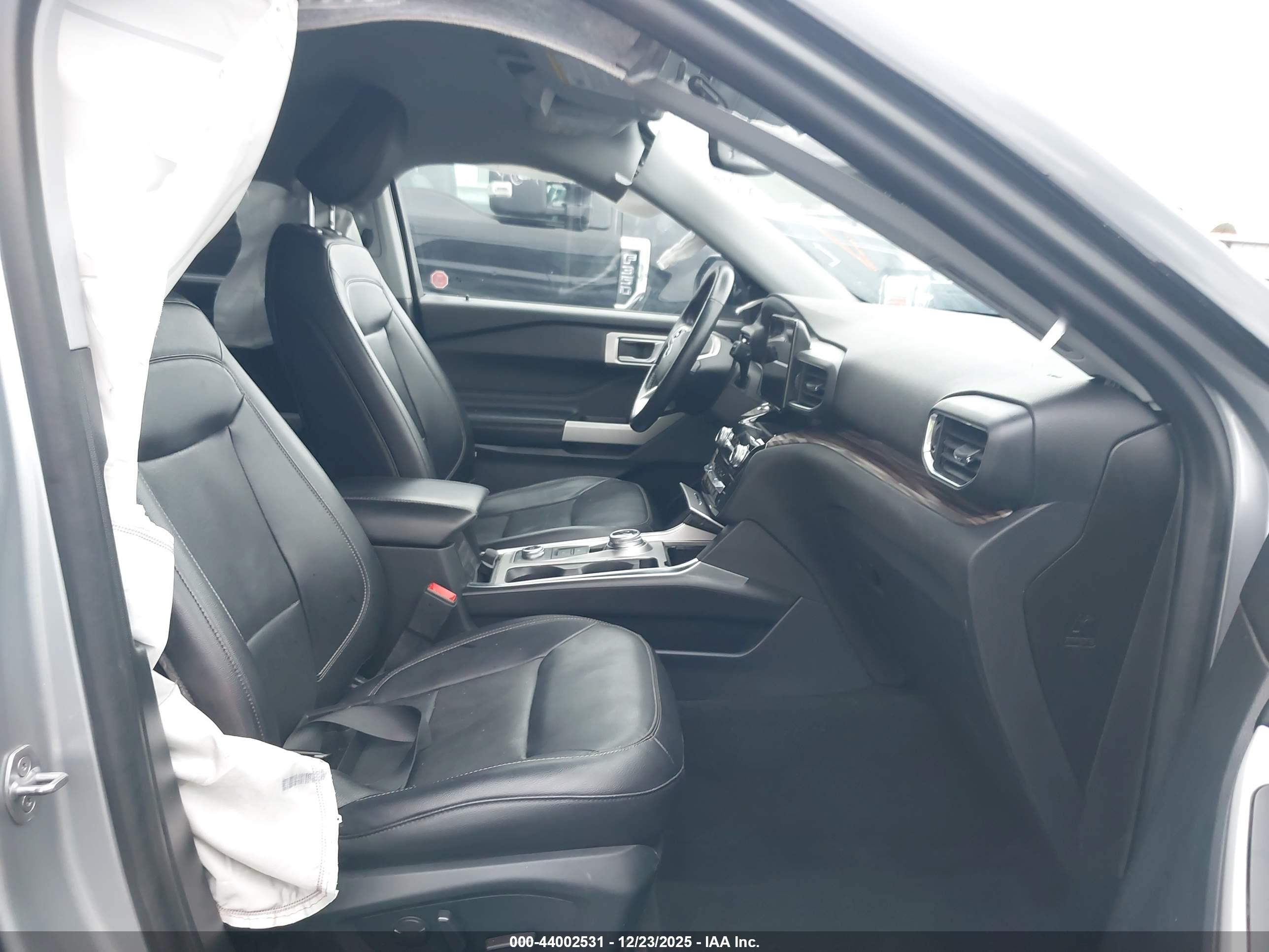 FORD EXPLORER image 5