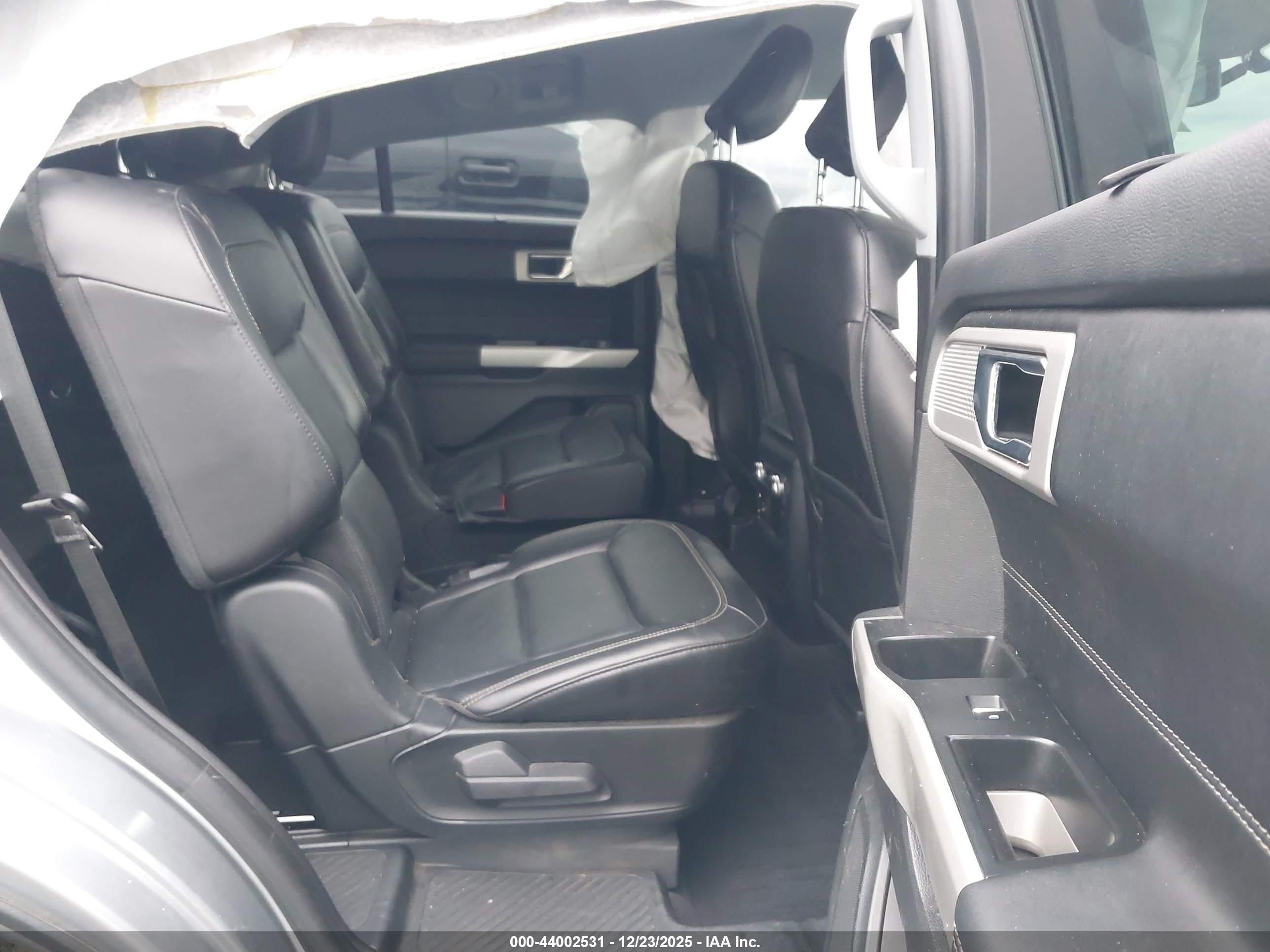 FORD EXPLORER image 8