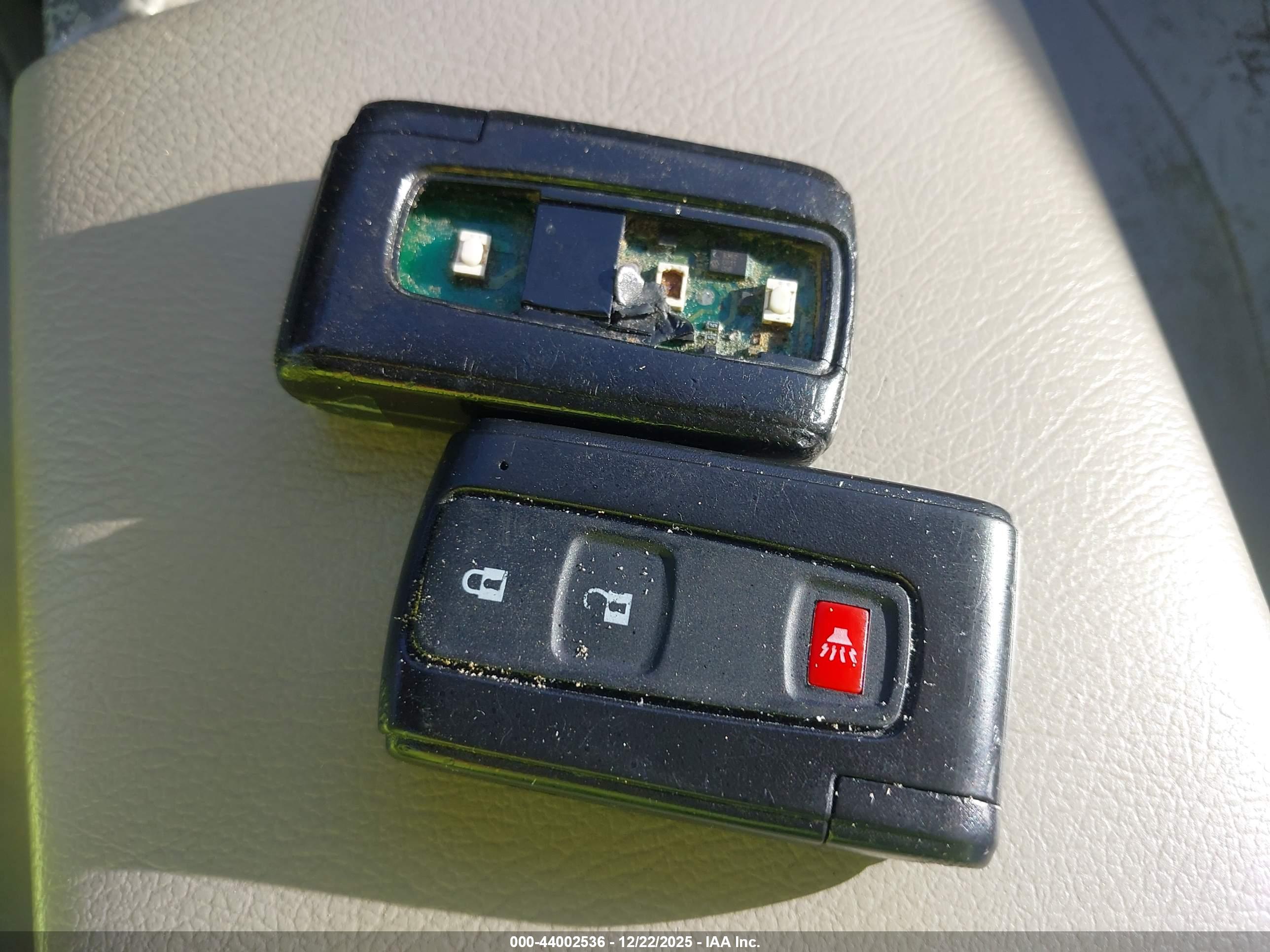 TOYOTA PRIUS image 11