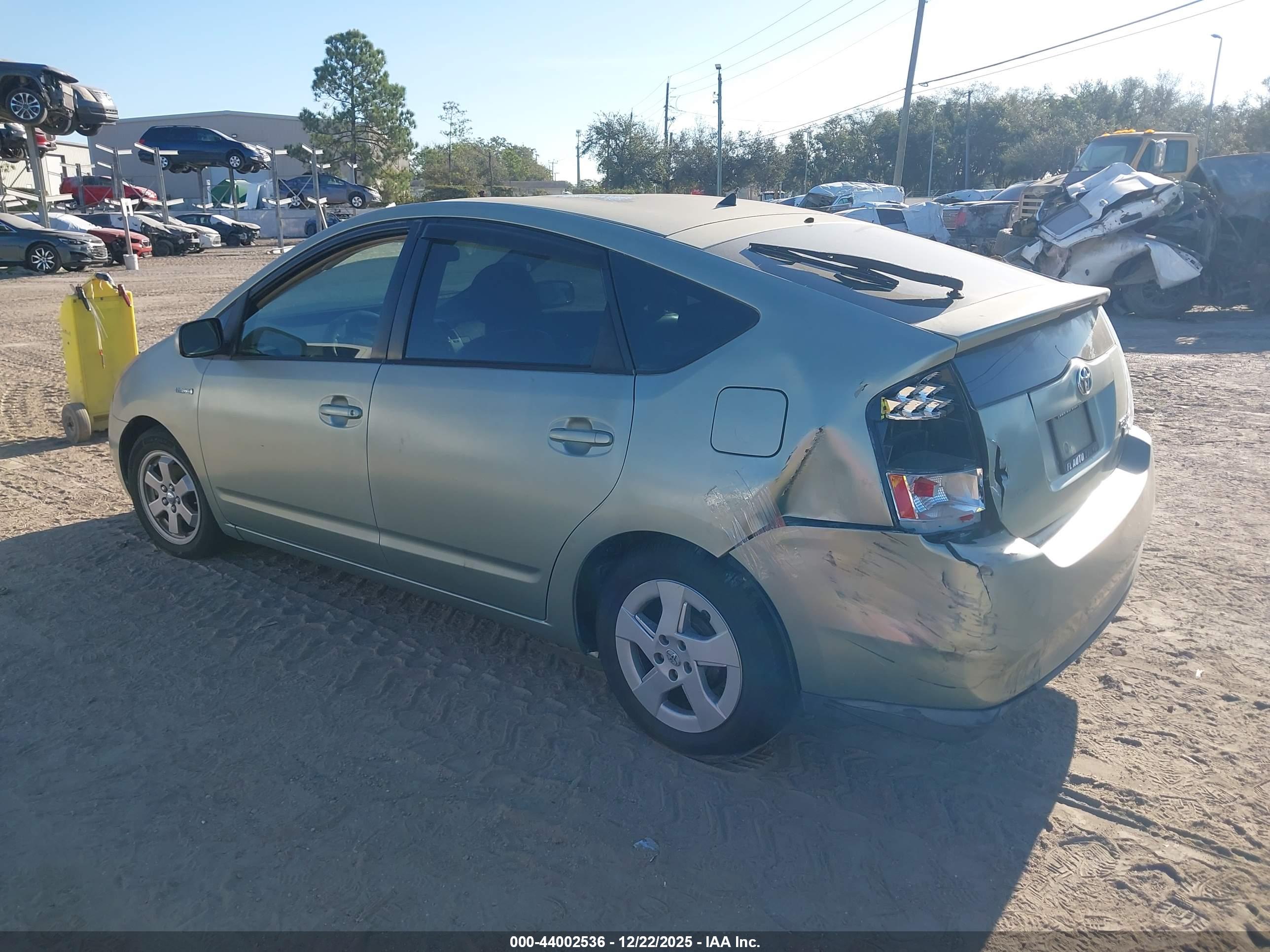 TOYOTA PRIUS image 3