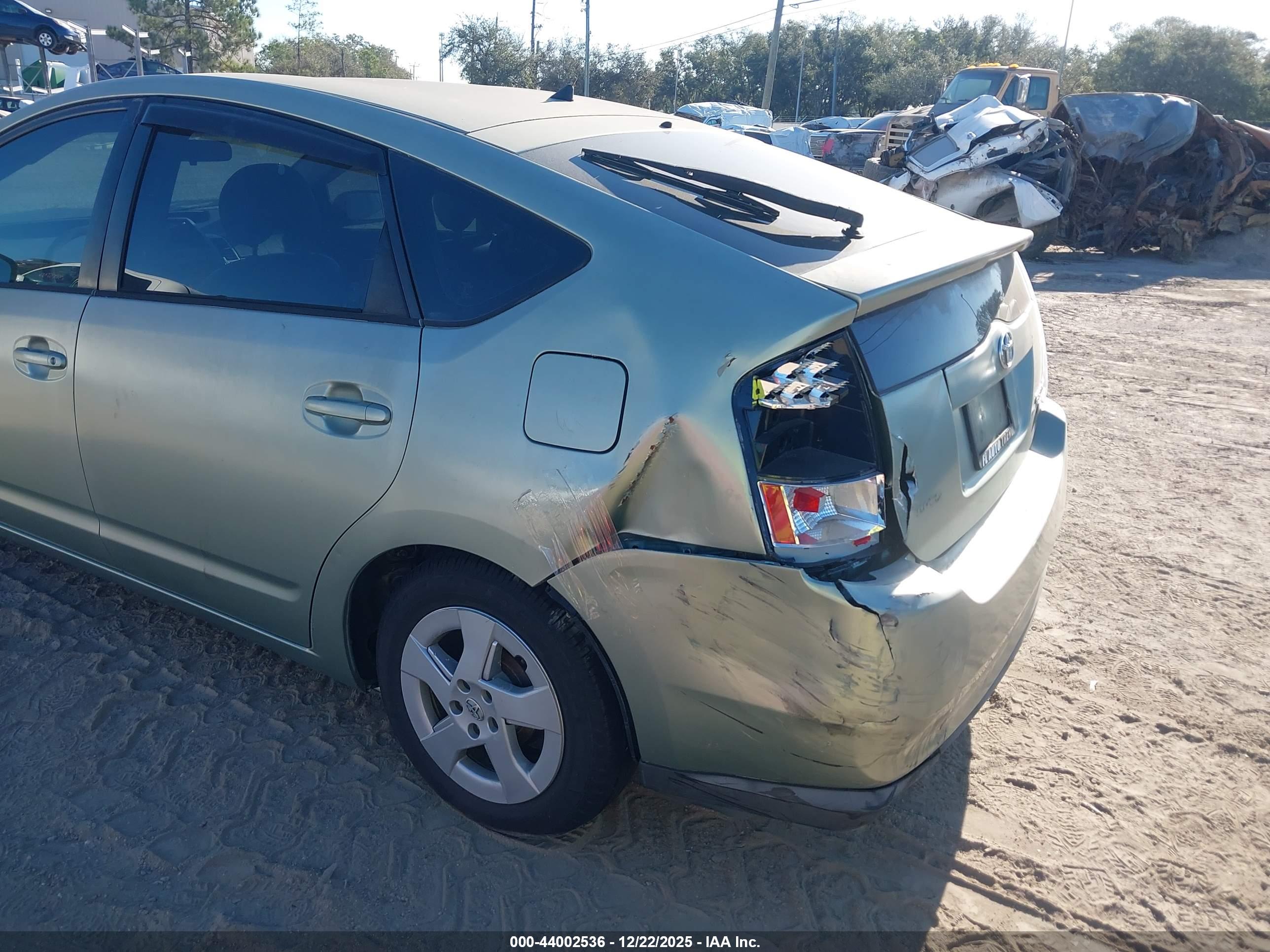 TOYOTA PRIUS image 6