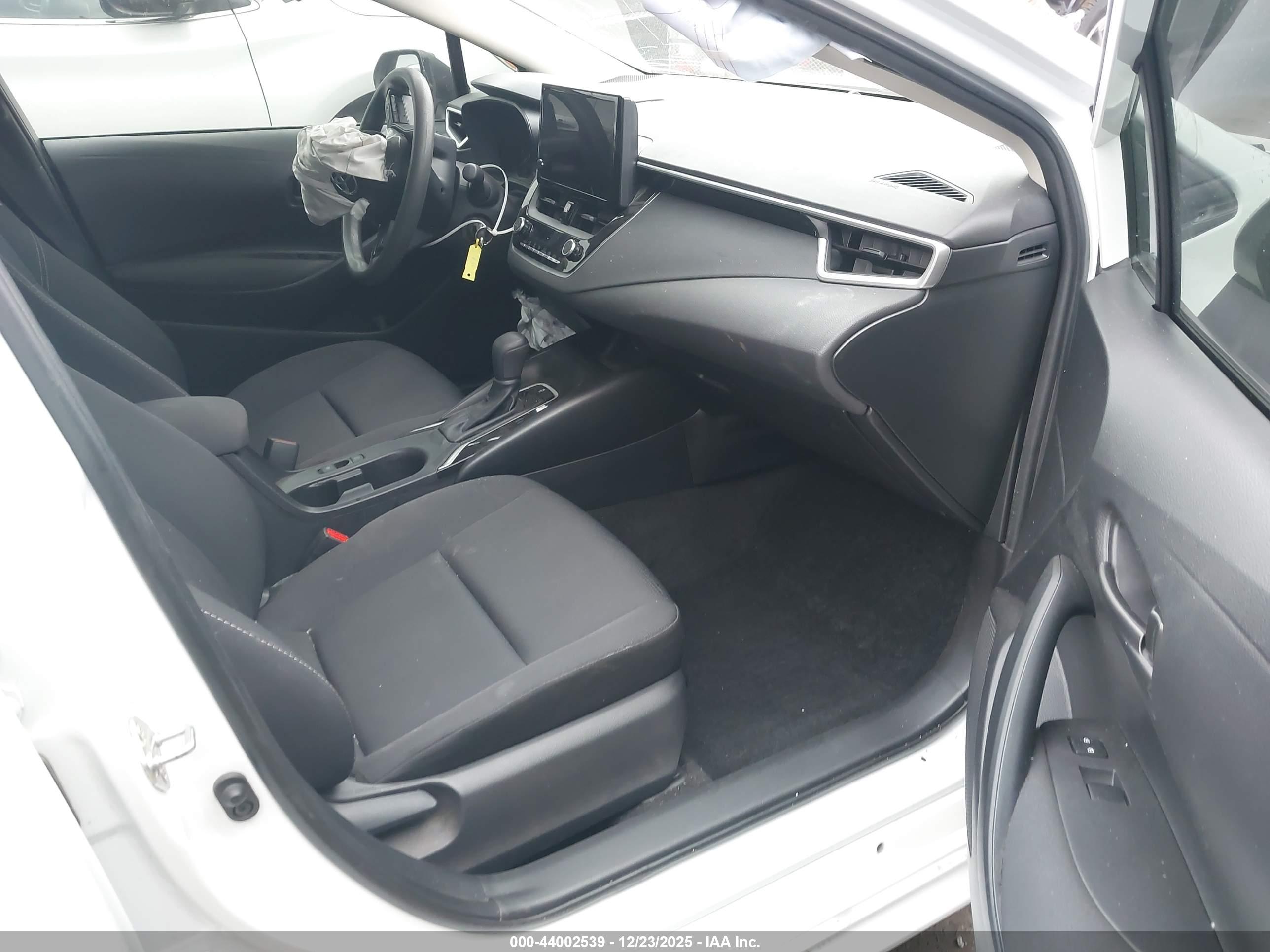 TOYOTA COROLLA image 5