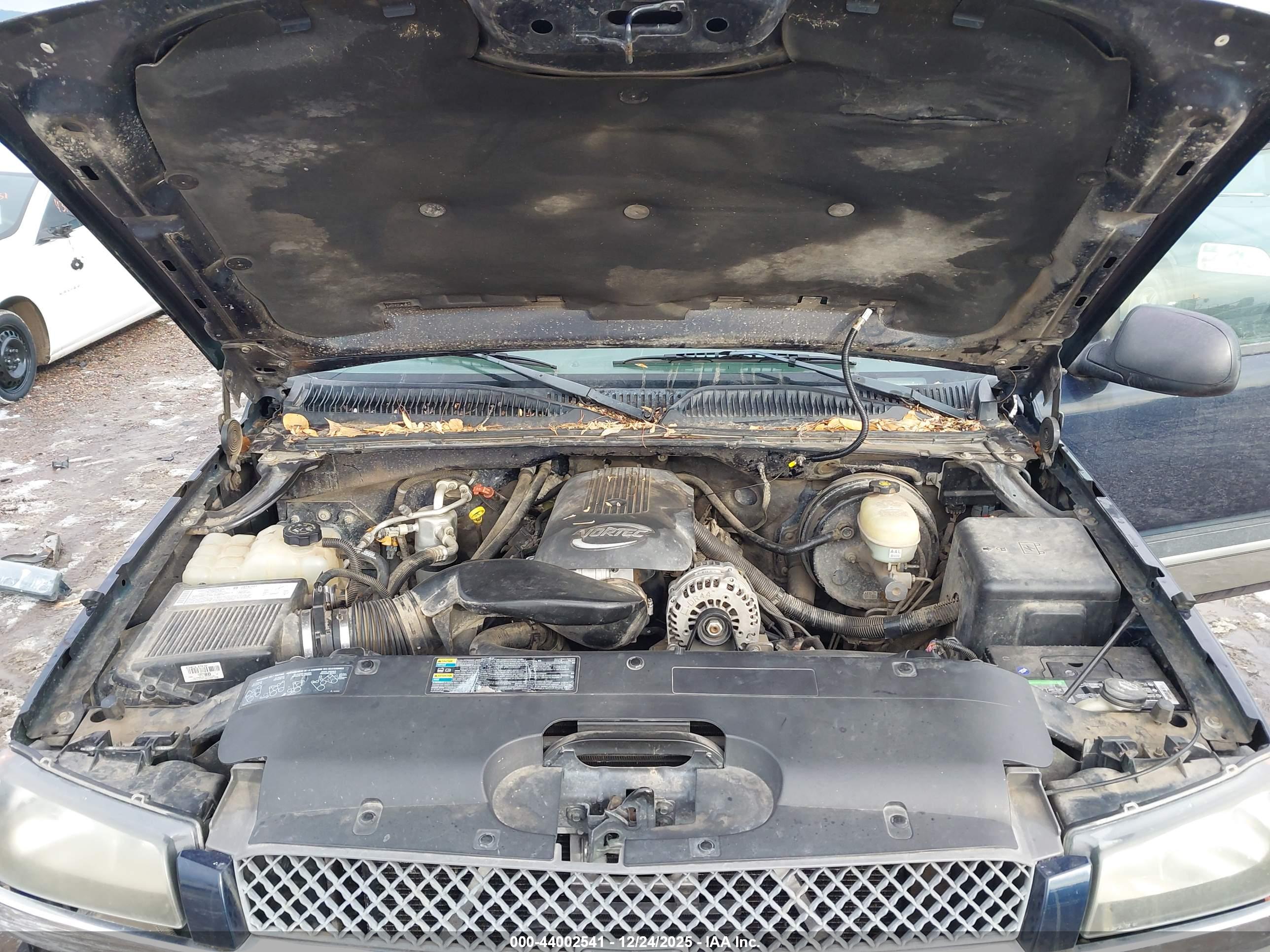 CHEVROLET SILVERADO image 10