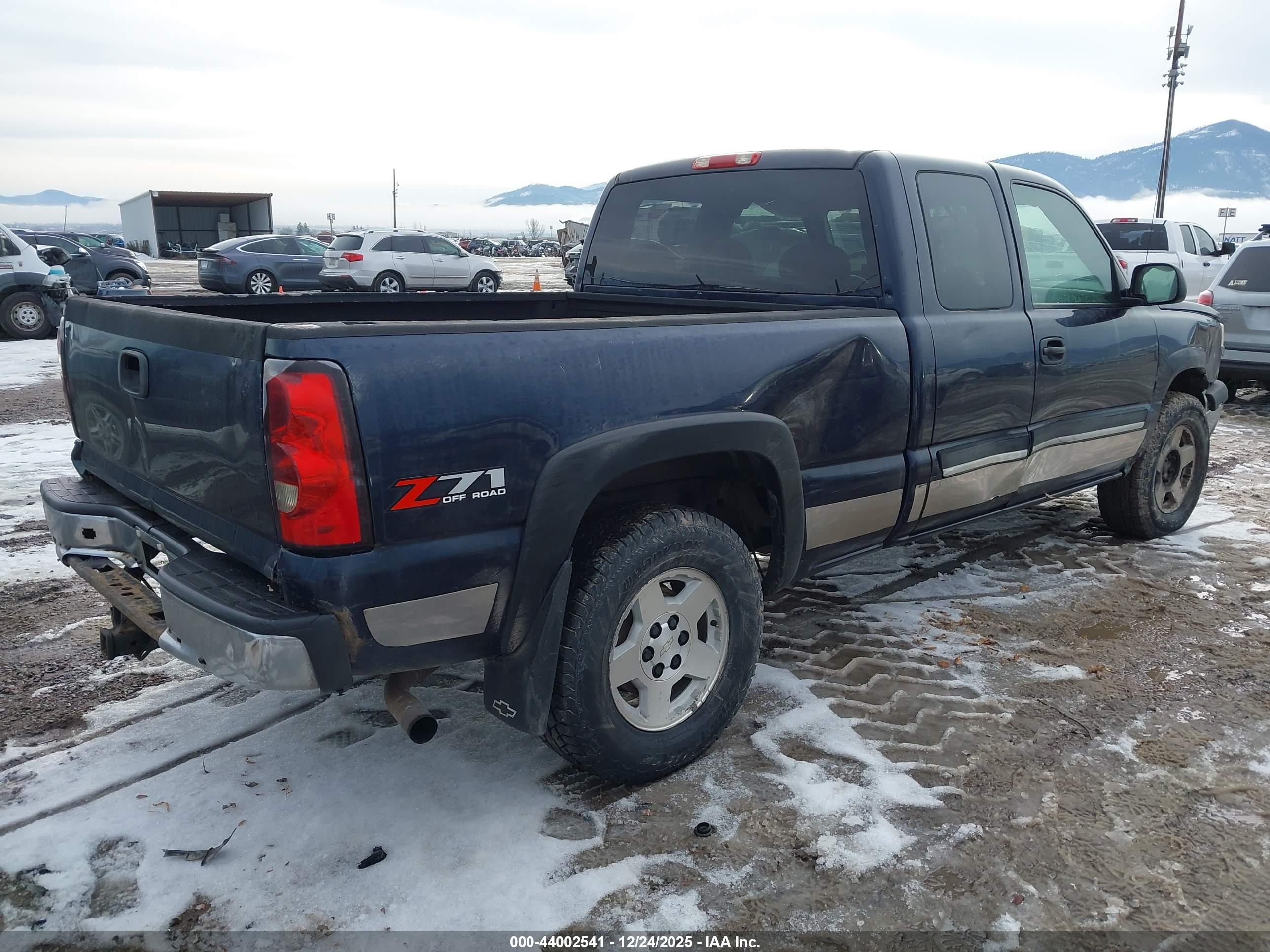 CHEVROLET SILVERADO image 4