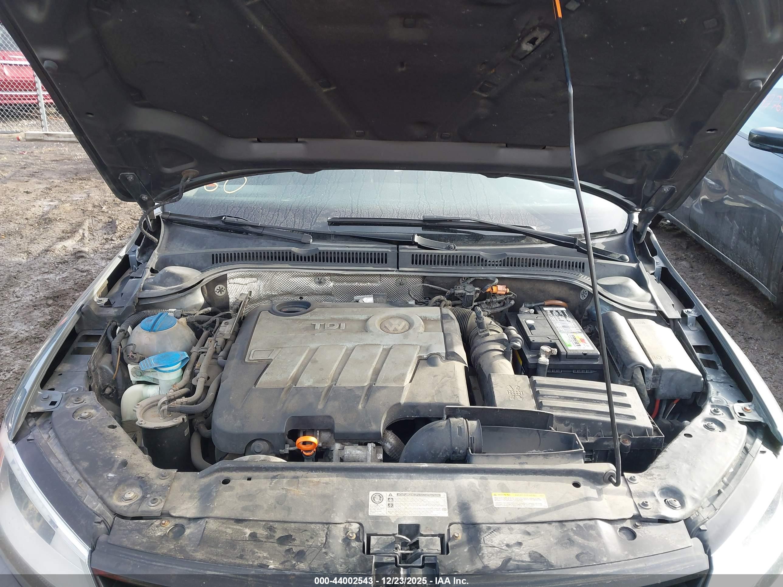 VOLKSWAGEN JETTA image 10