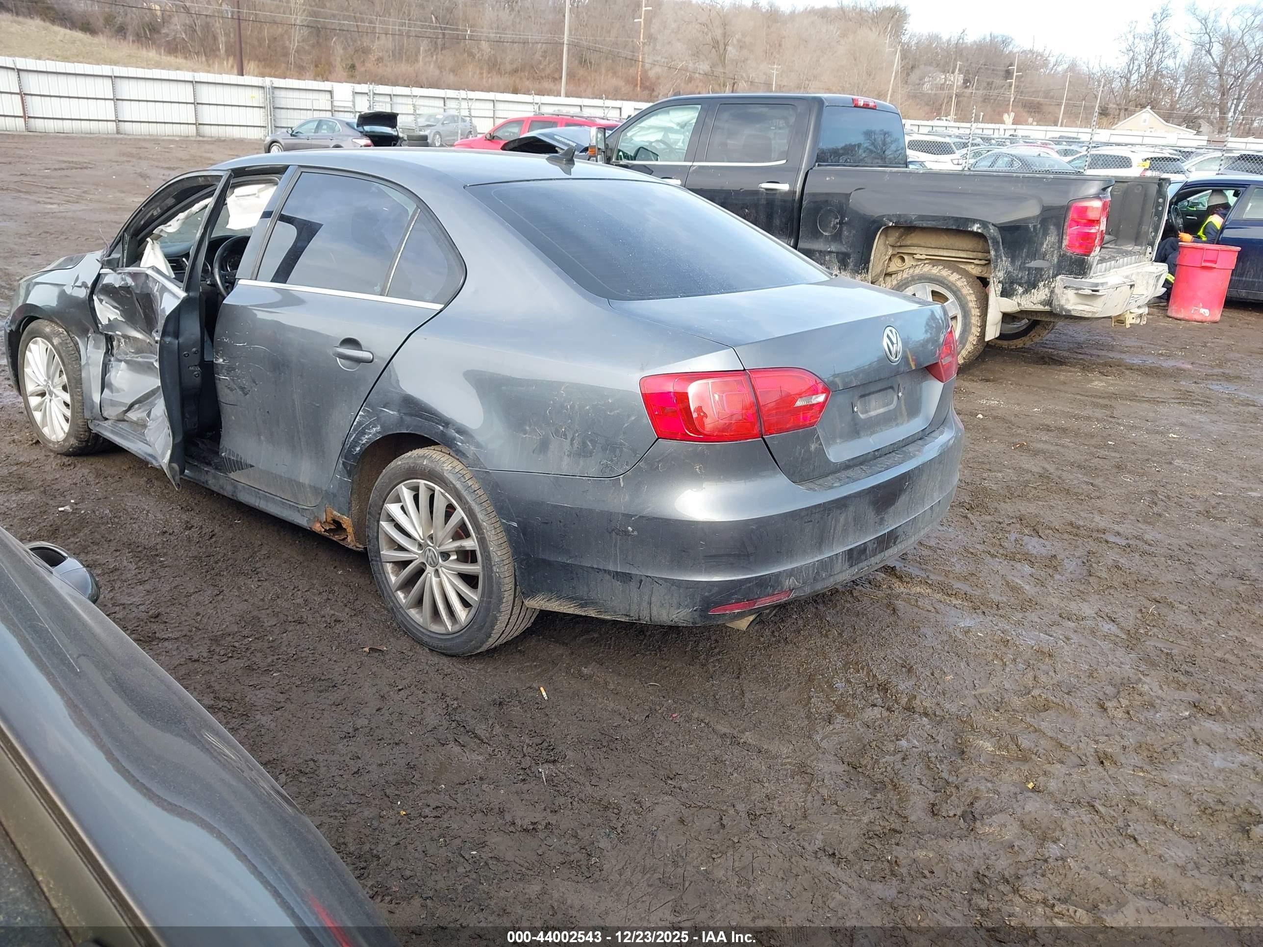 VOLKSWAGEN JETTA image 3