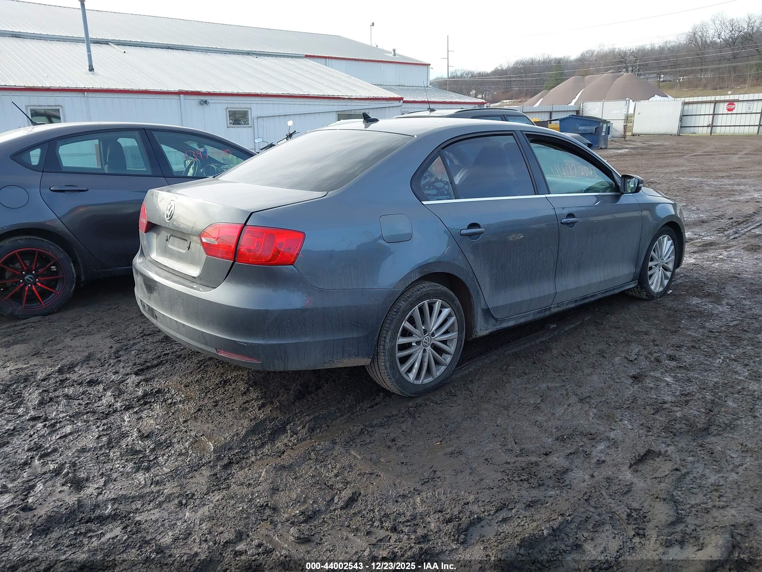 VOLKSWAGEN JETTA image 4