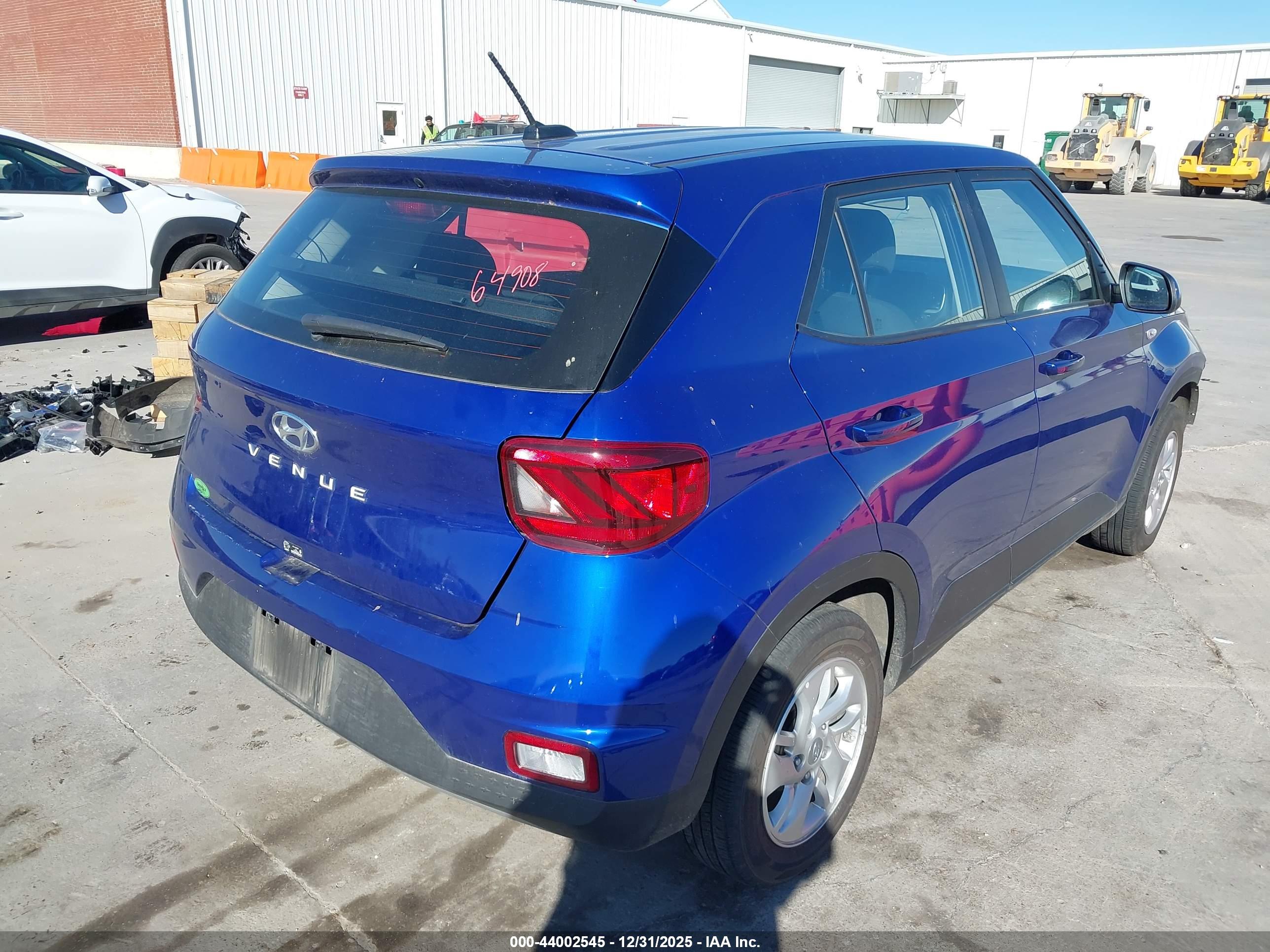 HYUNDAI VENUE image 4