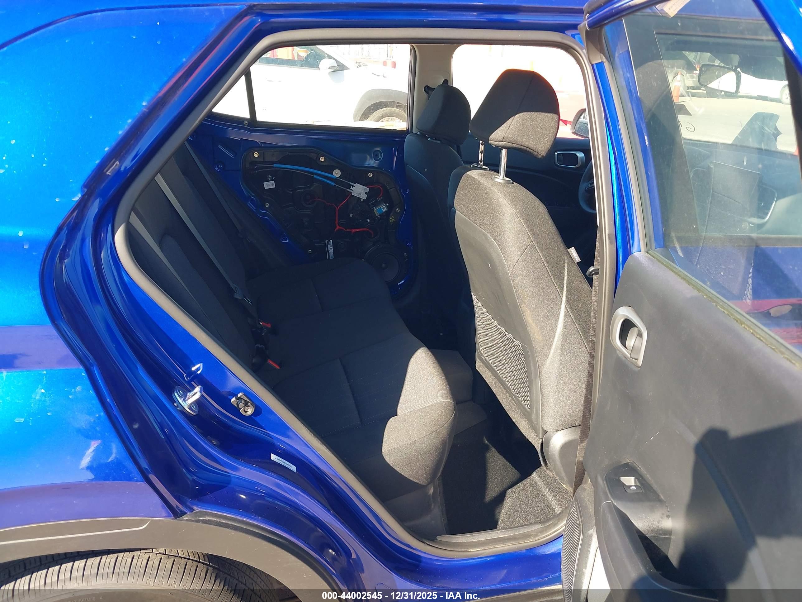 HYUNDAI VENUE image 8
