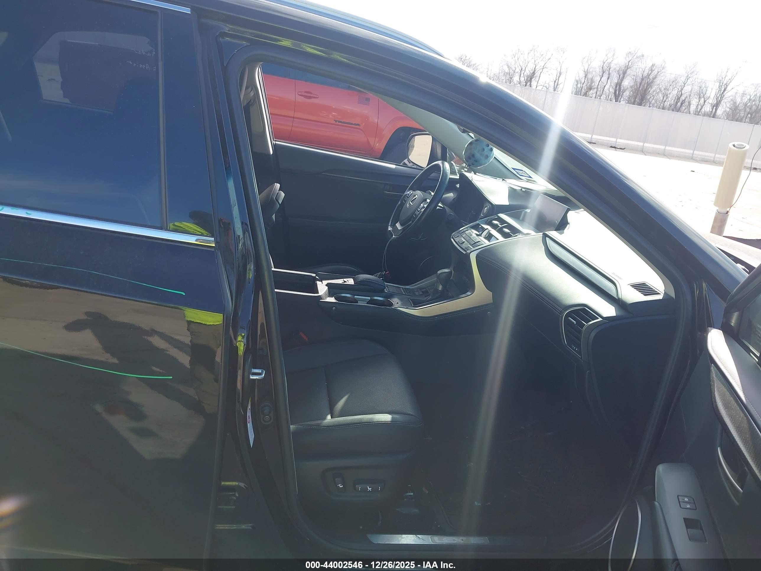 LEXUS NX image 5