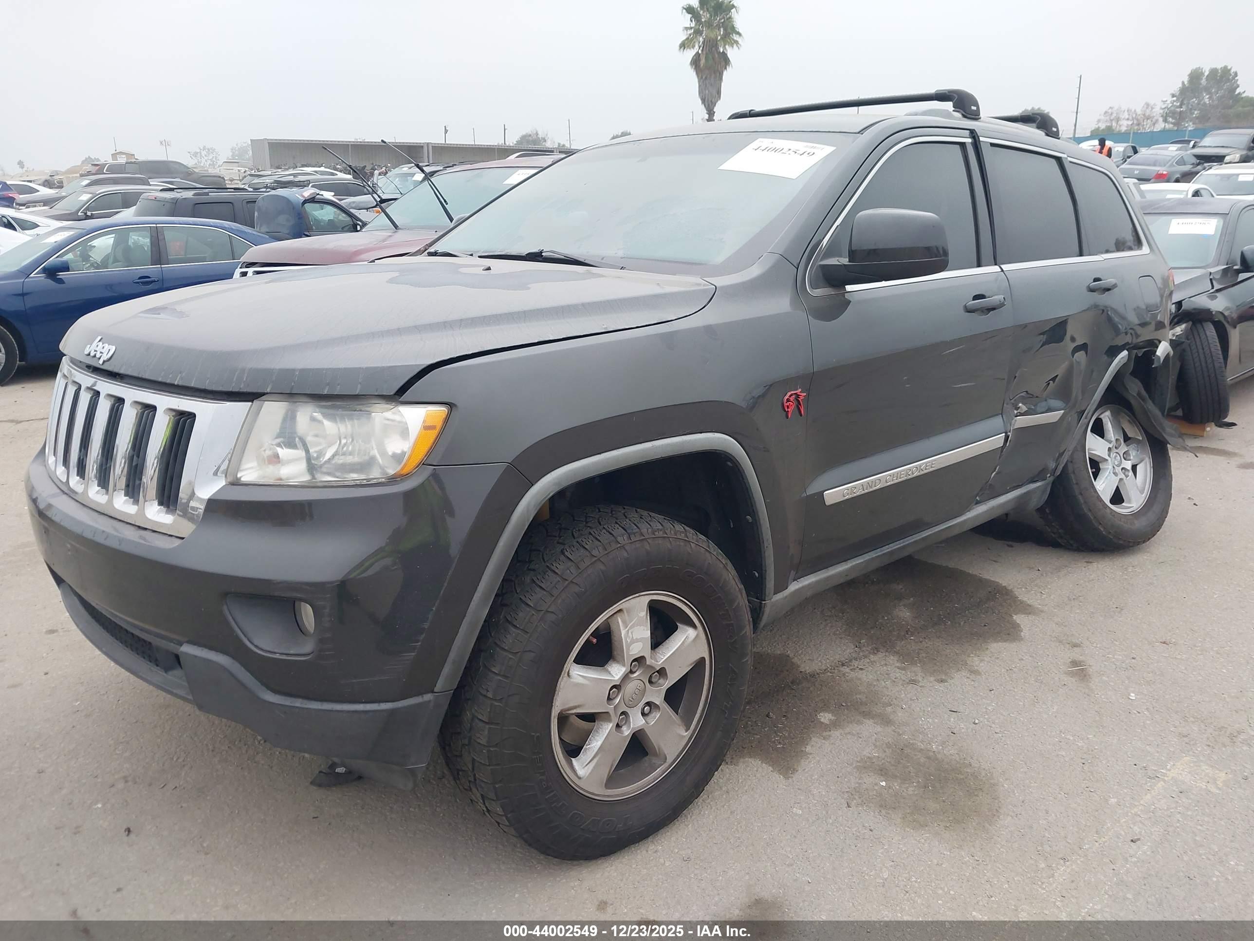 JEEP GRAND image 2