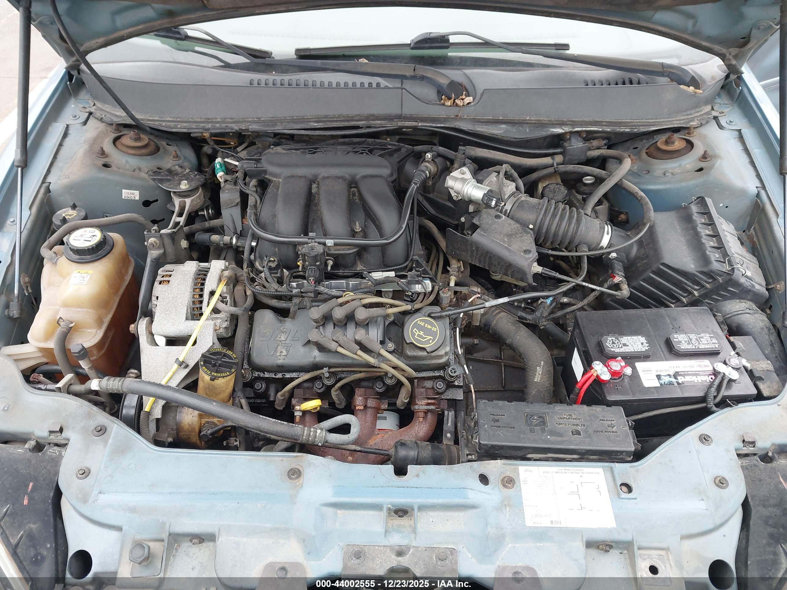 FORD TAURUS image 10