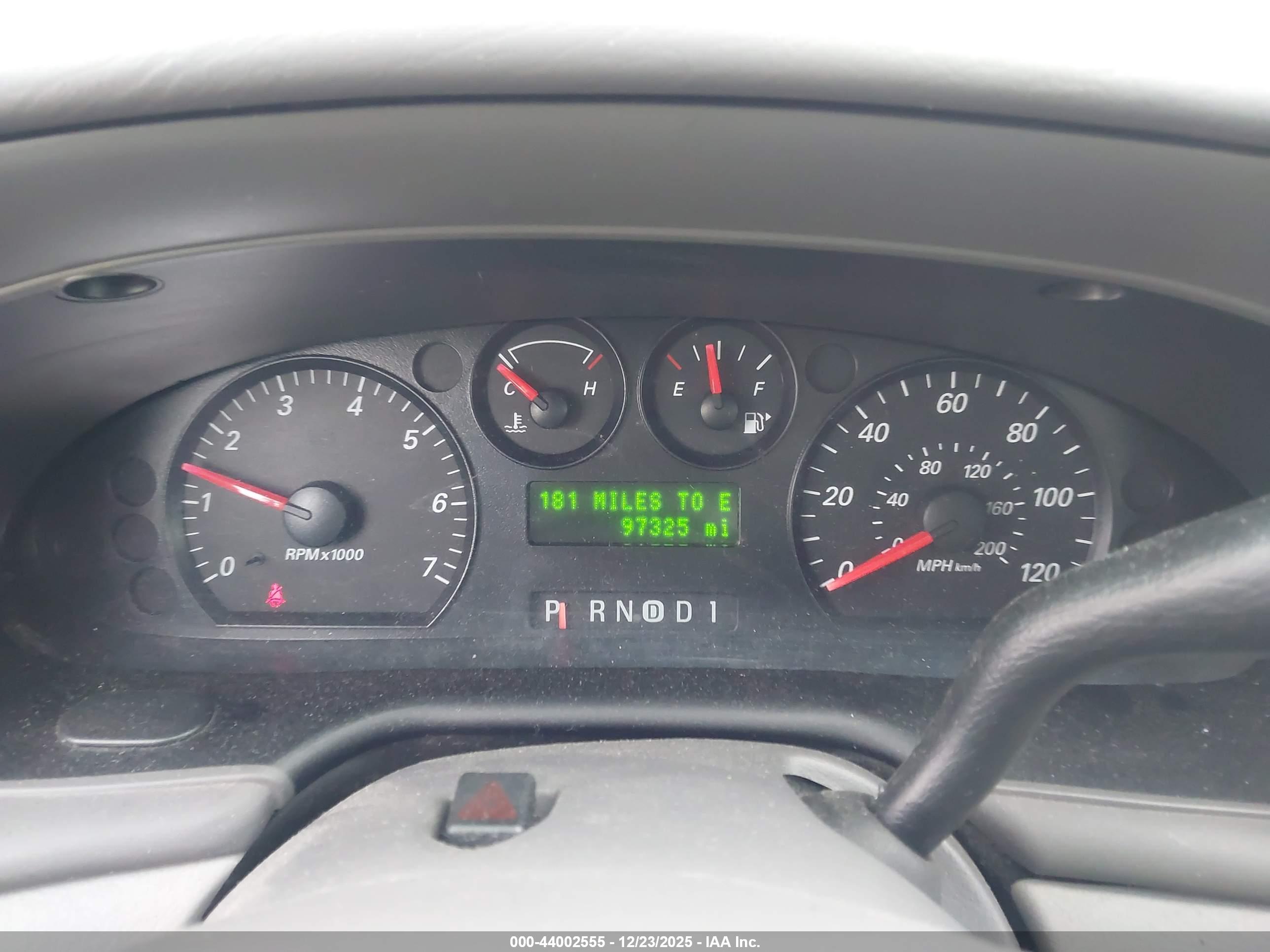 FORD TAURUS image 7