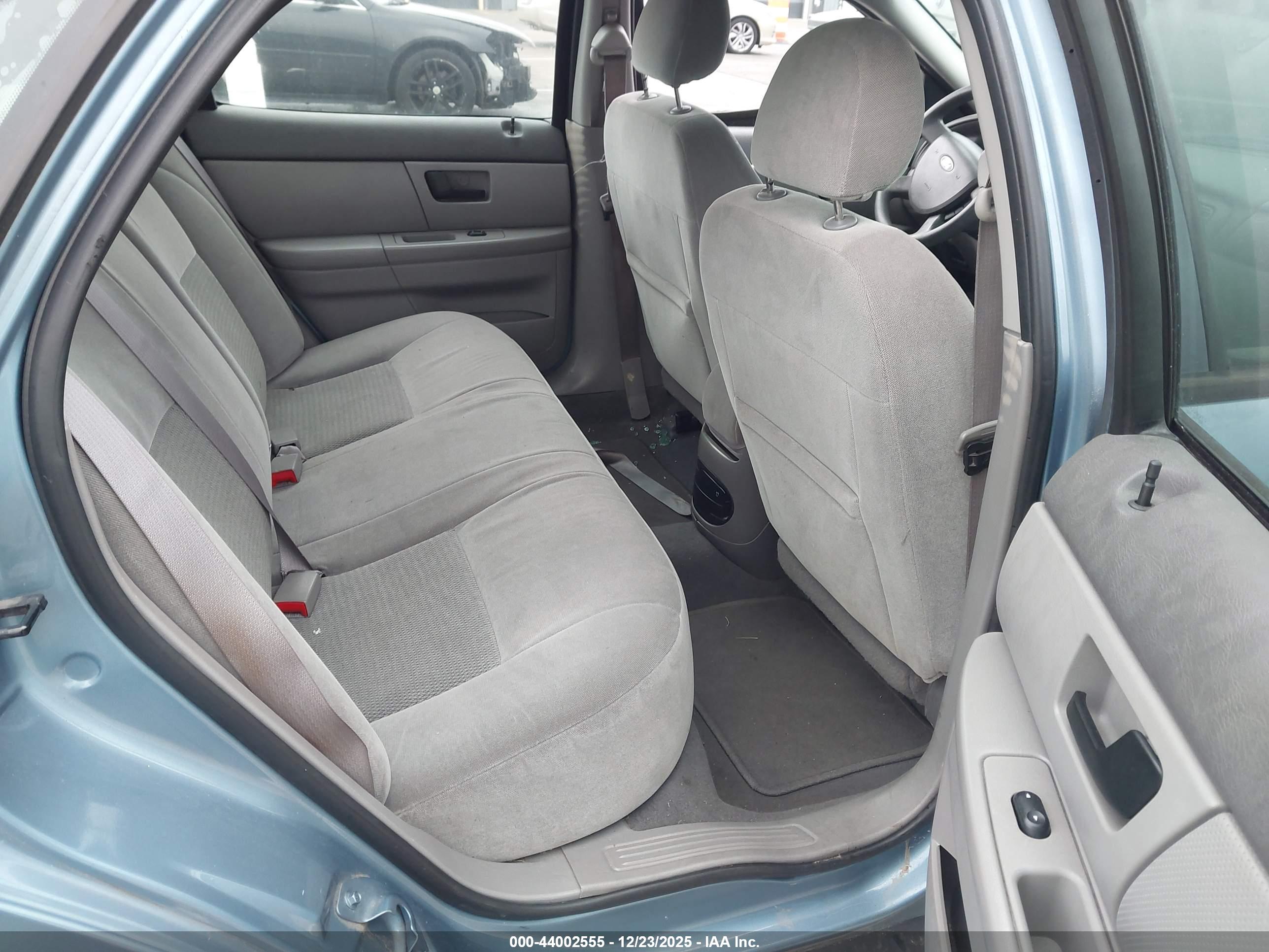 FORD TAURUS image 8