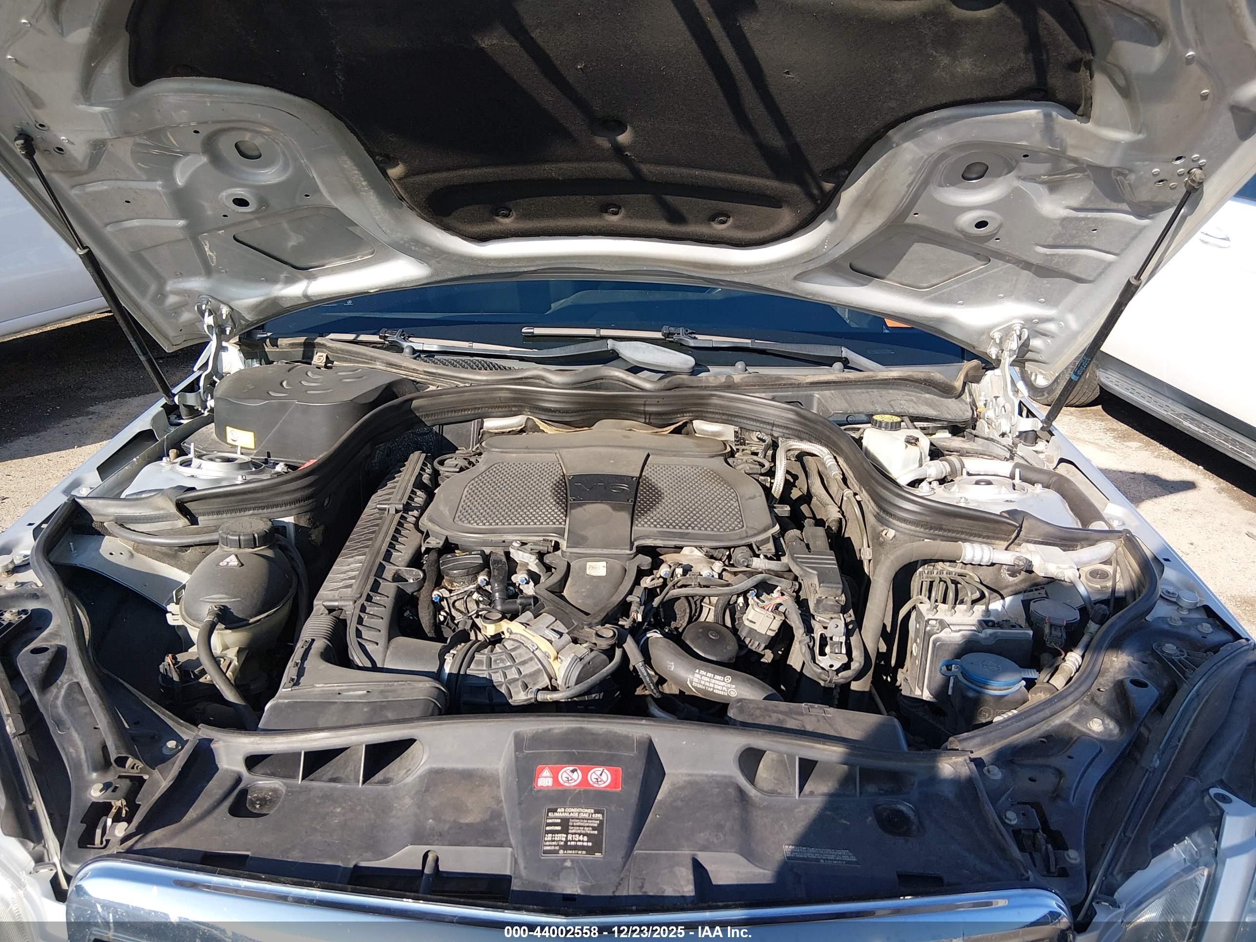 MERCEDES-BENZ E image 10
