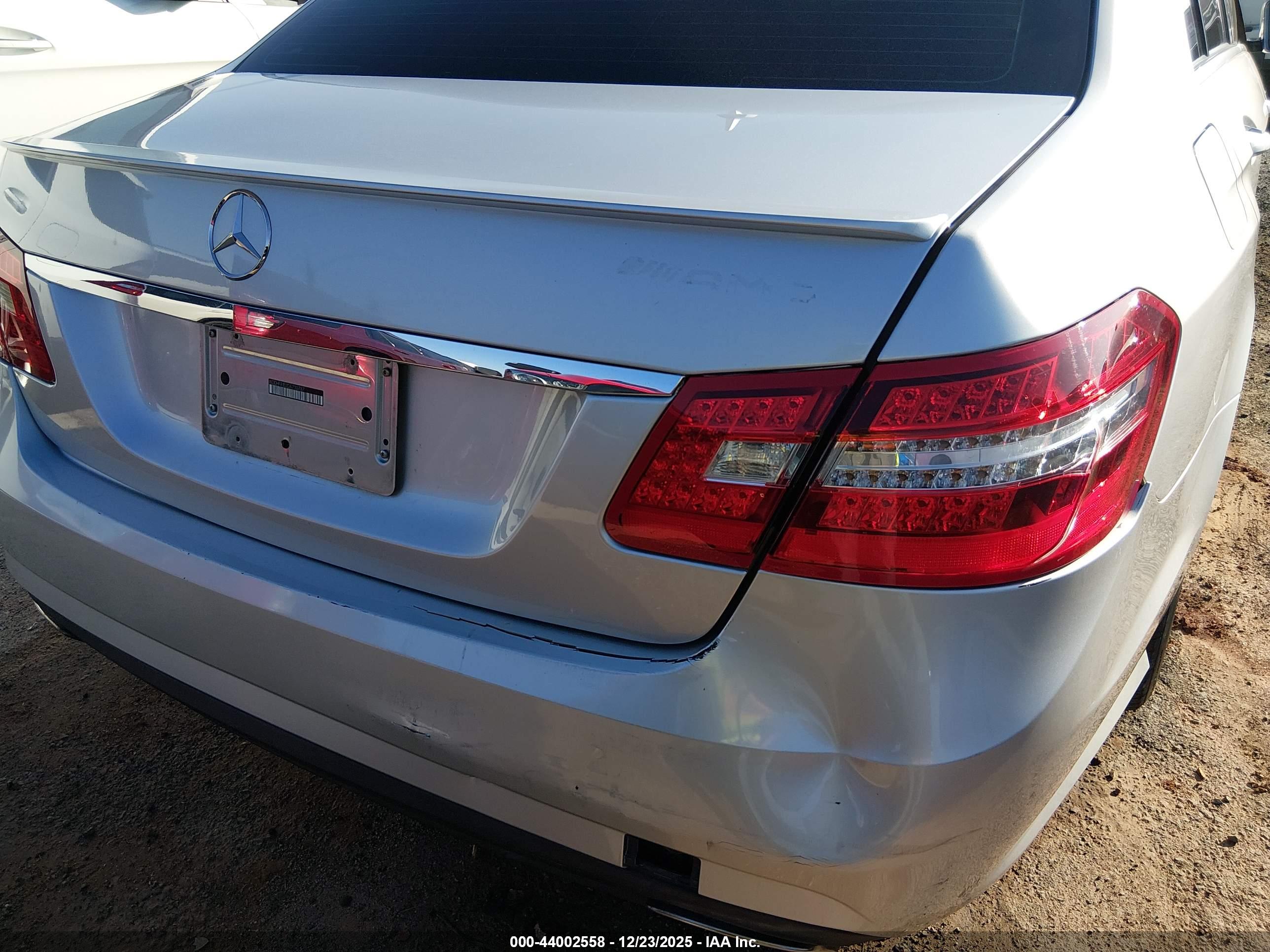 MERCEDES-BENZ E image 6