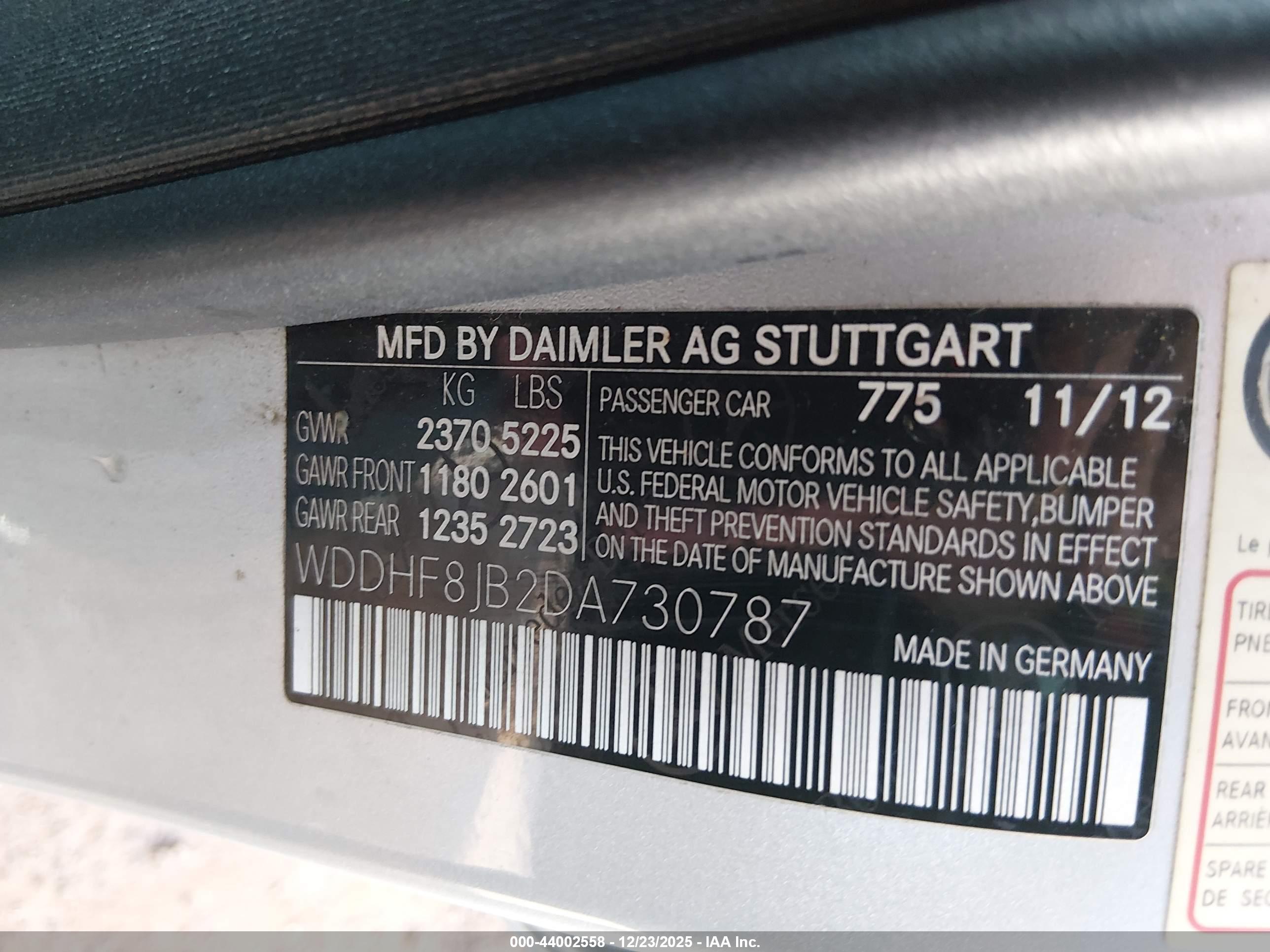 MERCEDES-BENZ E image 9