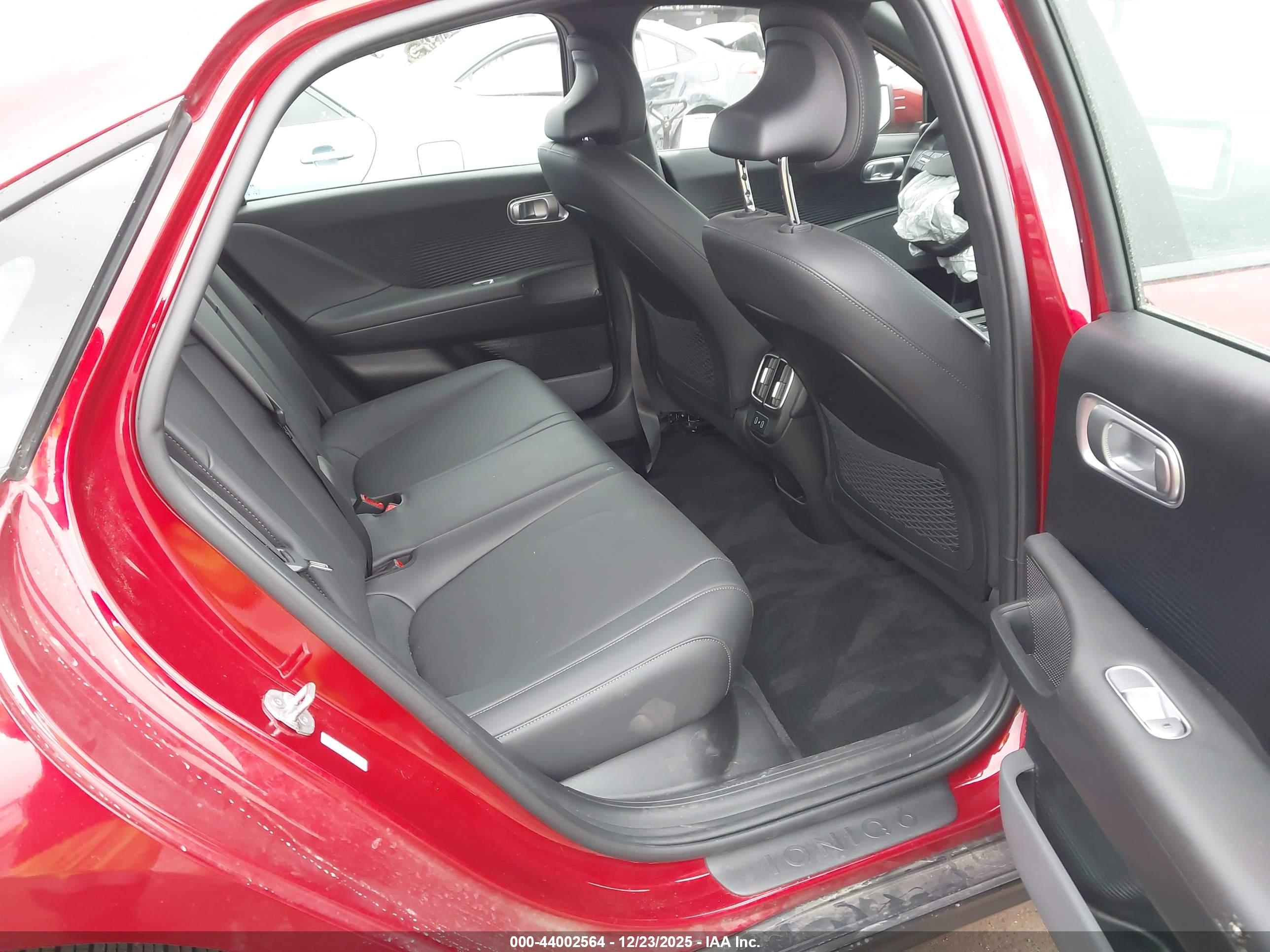 HYUNDAI IONIQ image 8
