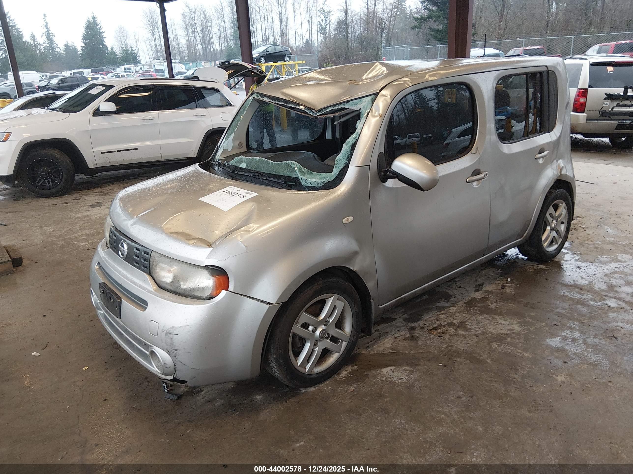 NISSAN CUBE image 2