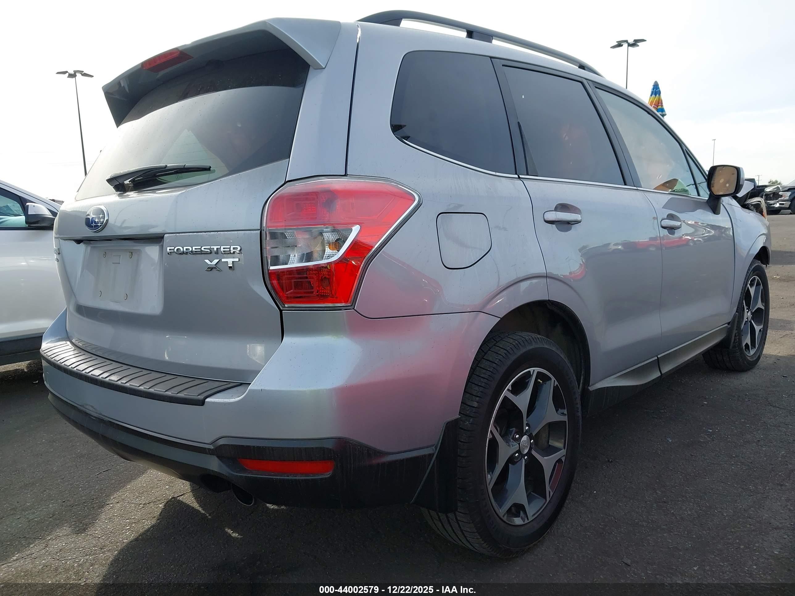 SUBARU FORESTER image 4