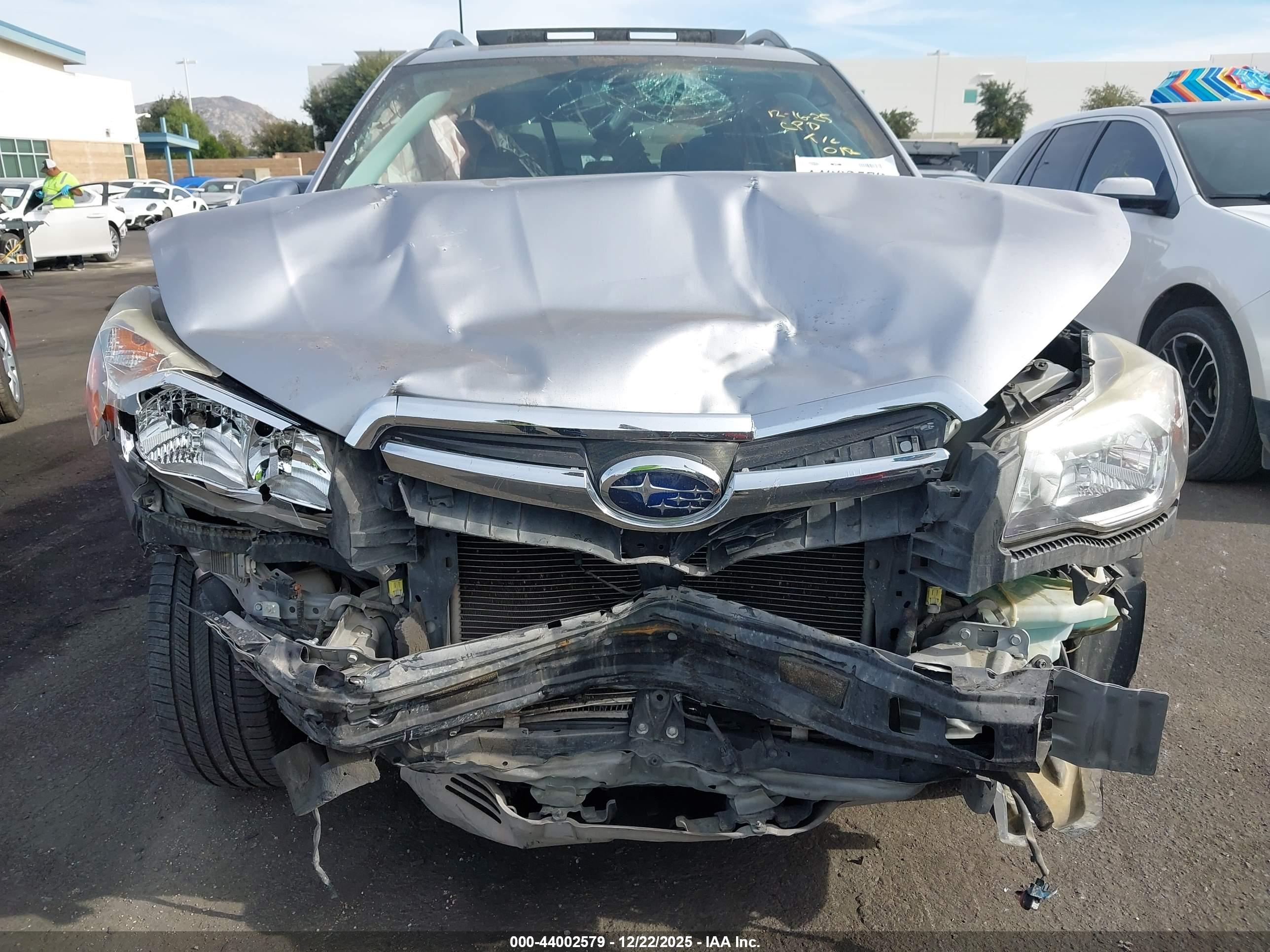 SUBARU FORESTER image 6