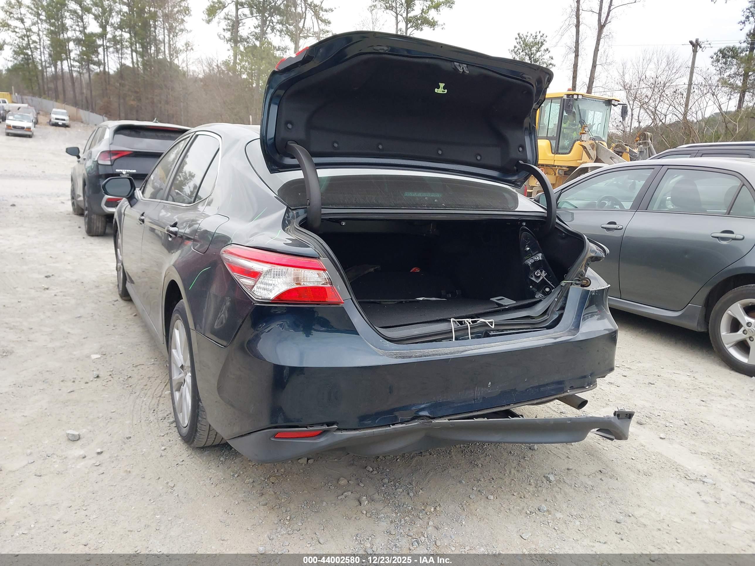 TOYOTA CAMRY image 3