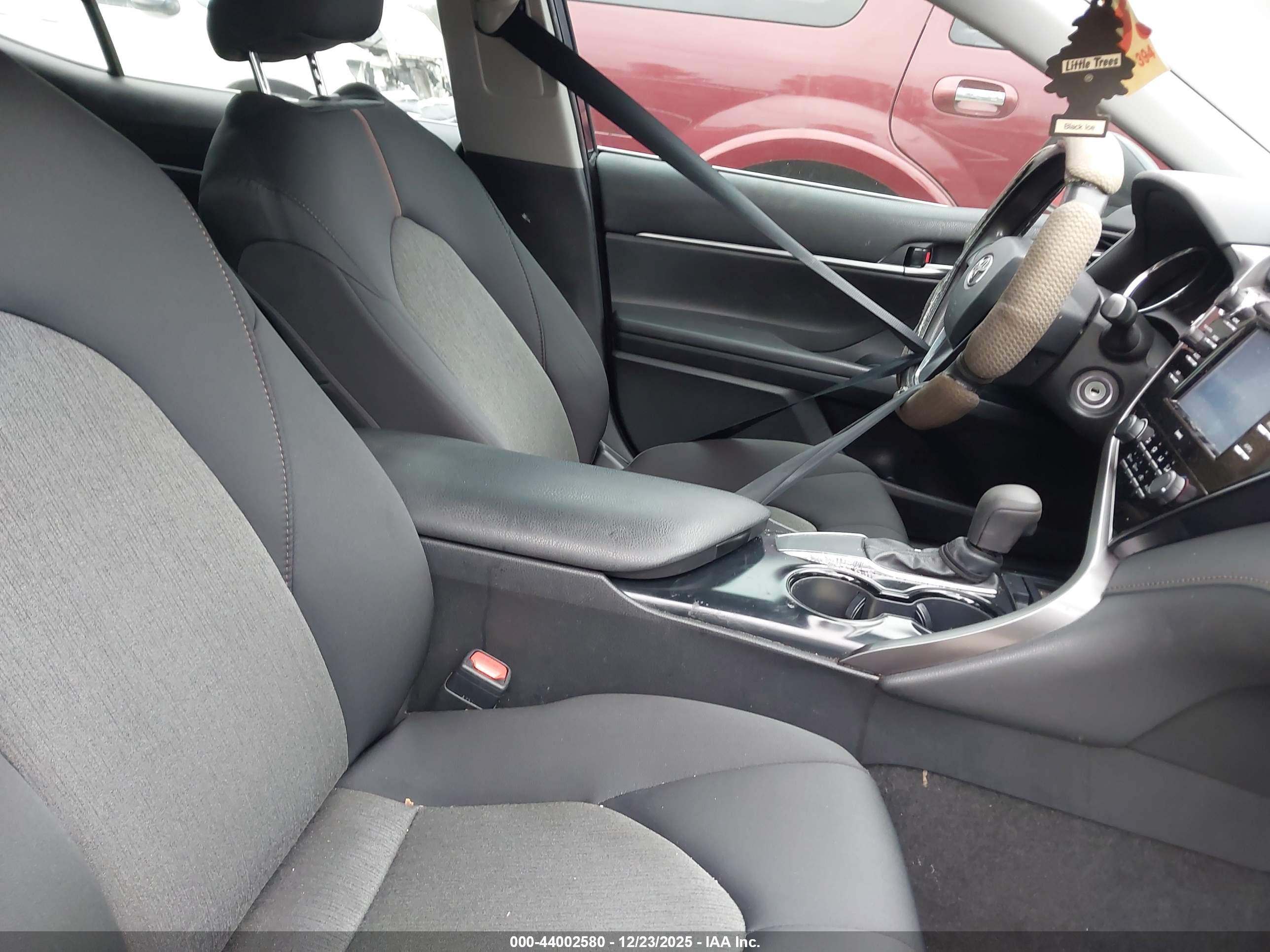 TOYOTA CAMRY image 5