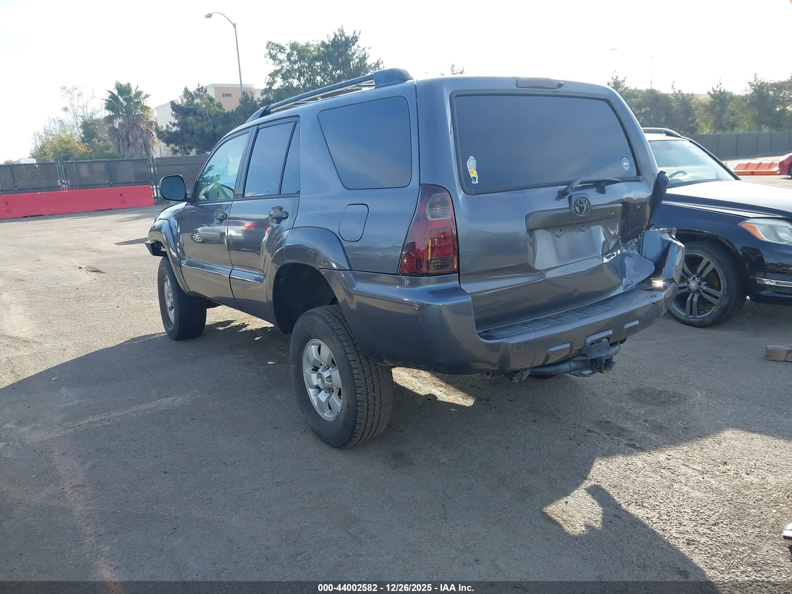 TOYOTA 4RUNNER image 3