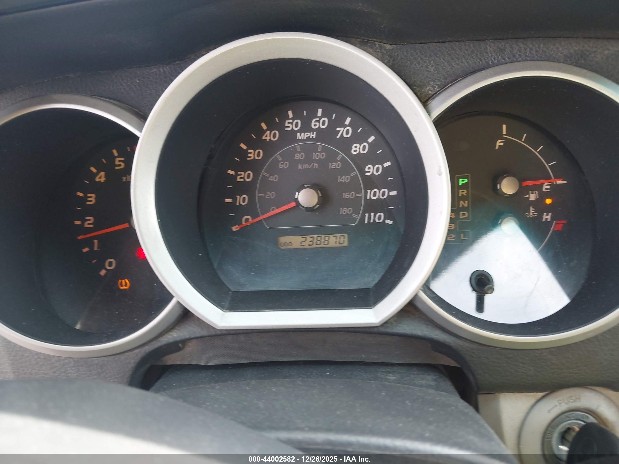 TOYOTA 4RUNNER image 7