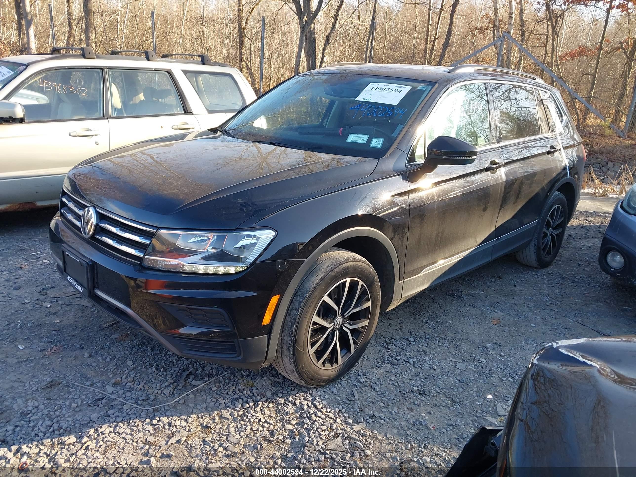 VOLKSWAGEN TIGUAN image 2