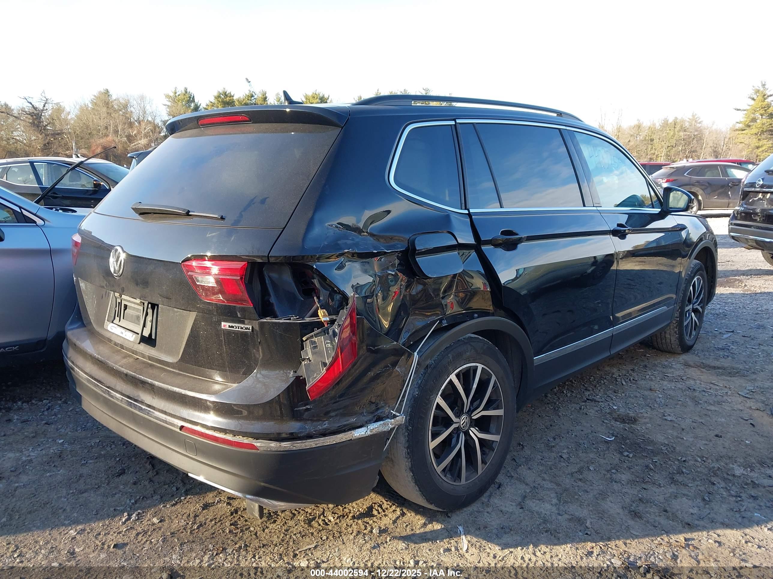VOLKSWAGEN TIGUAN image 6