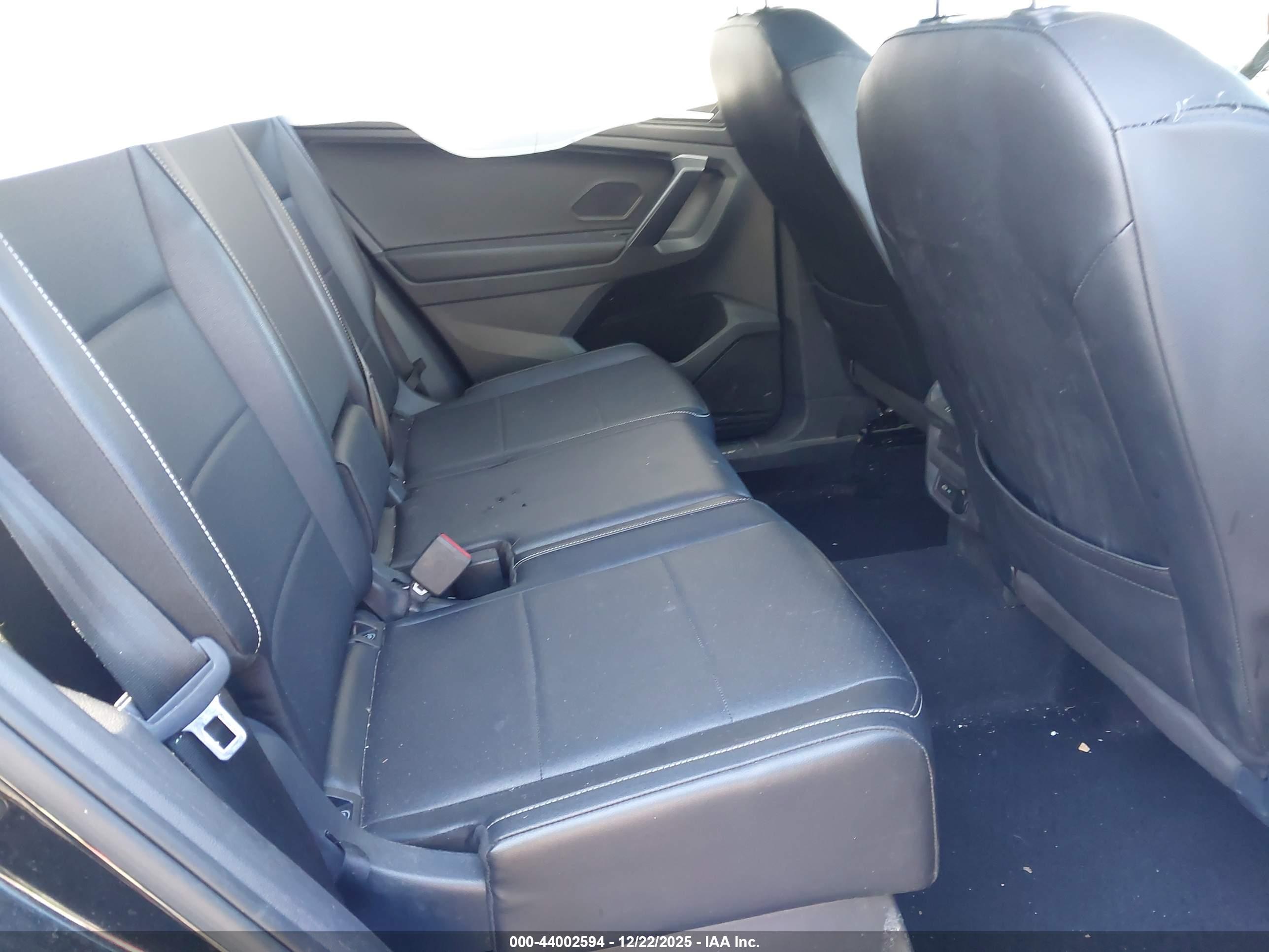 VOLKSWAGEN TIGUAN image 8