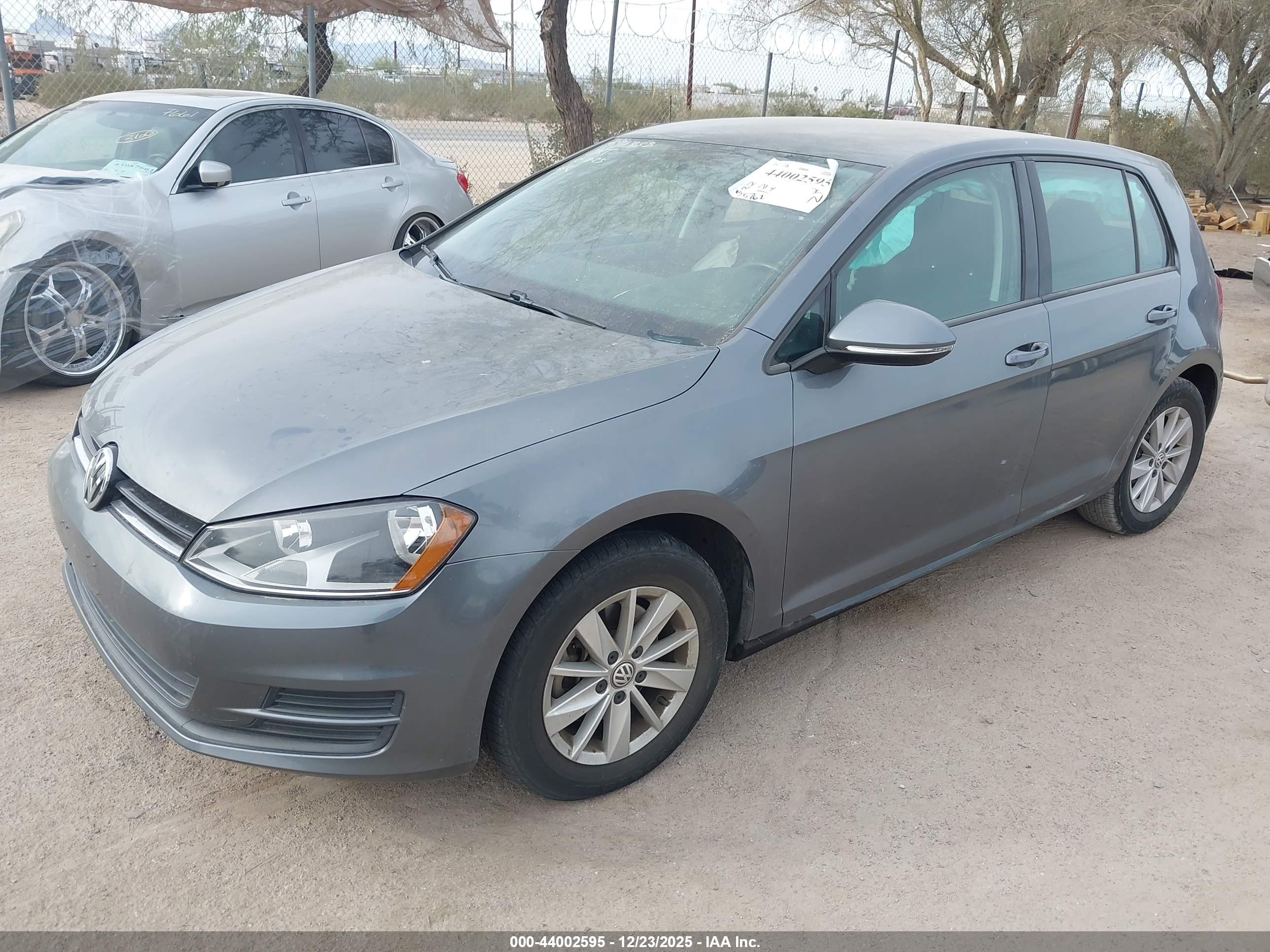 VOLKSWAGEN GOLF image 2