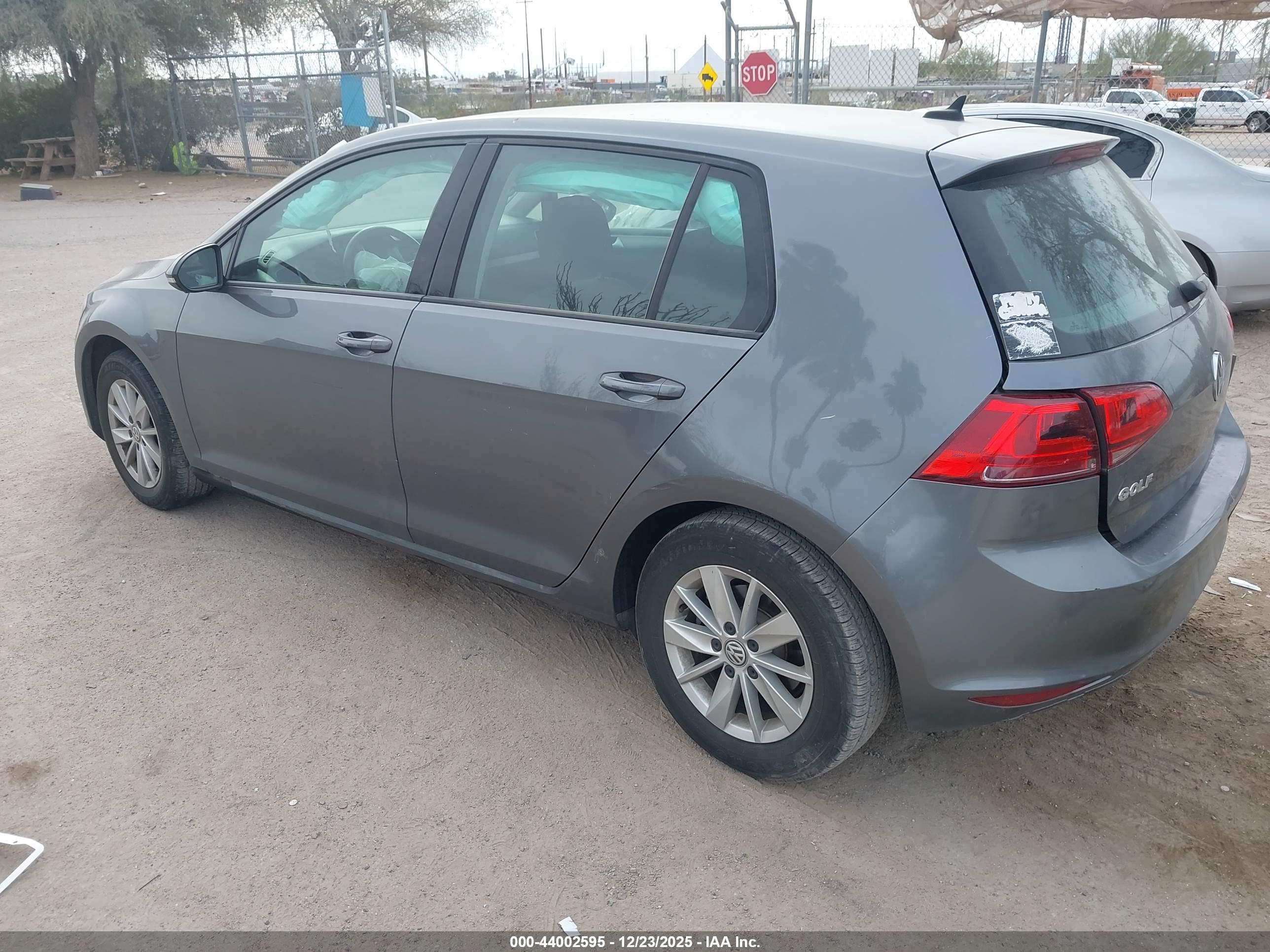 VOLKSWAGEN GOLF image 3