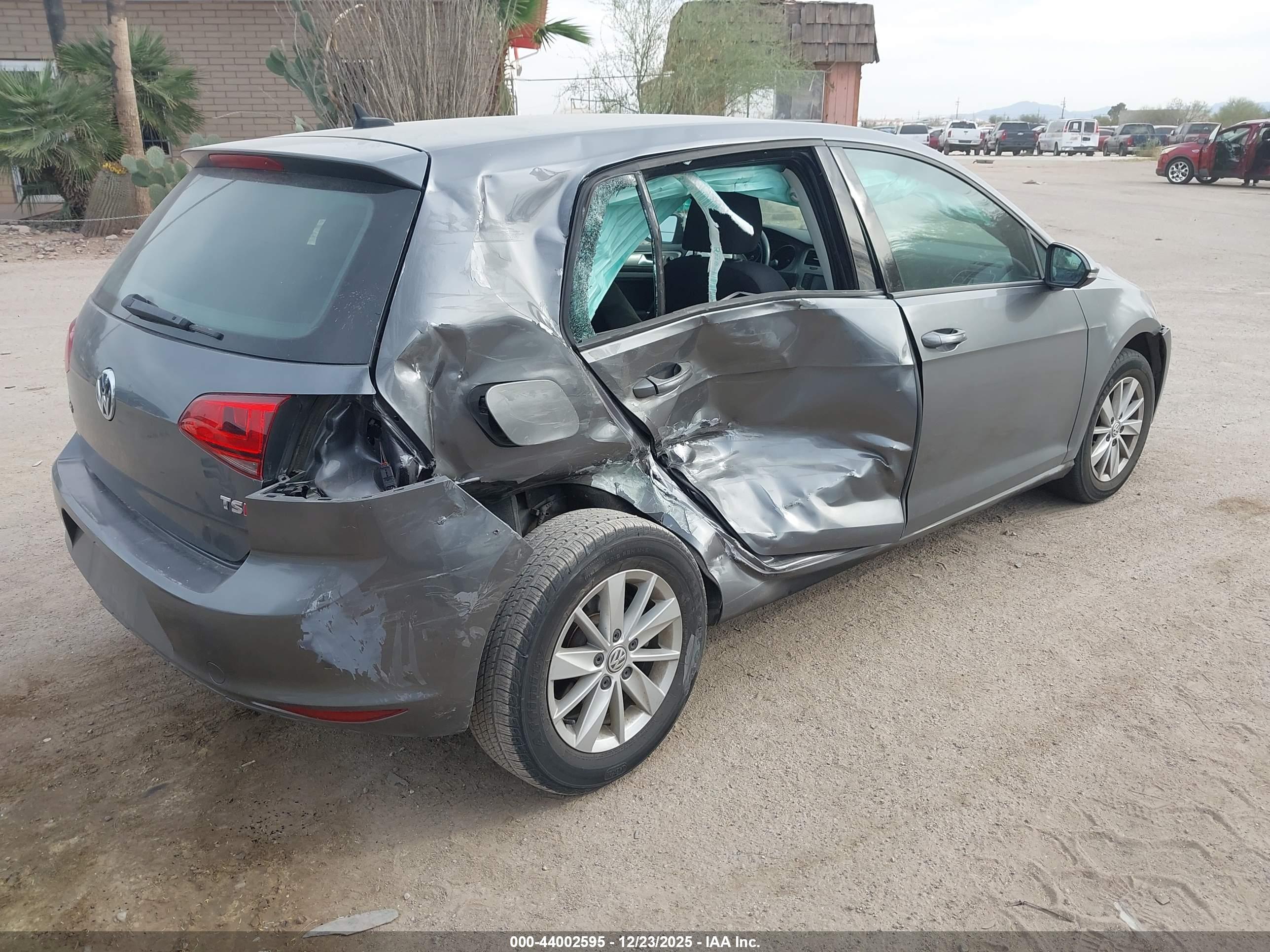 VOLKSWAGEN GOLF image 4