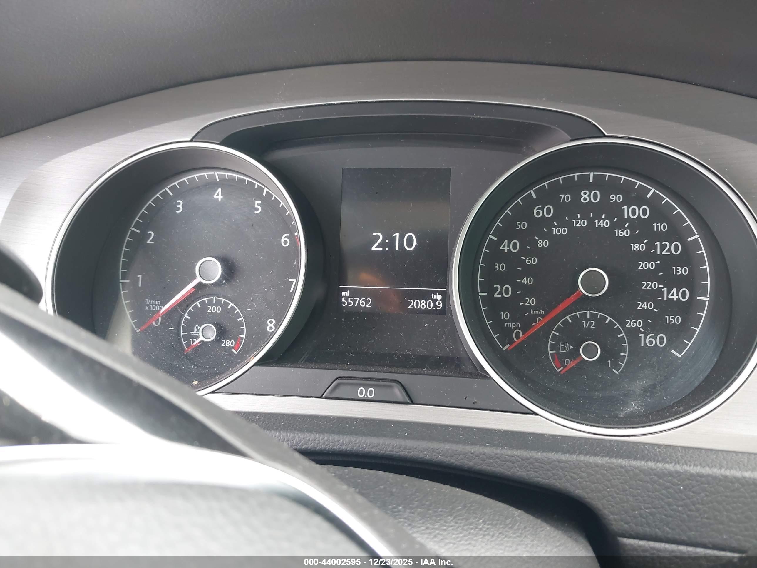 VOLKSWAGEN GOLF image 7