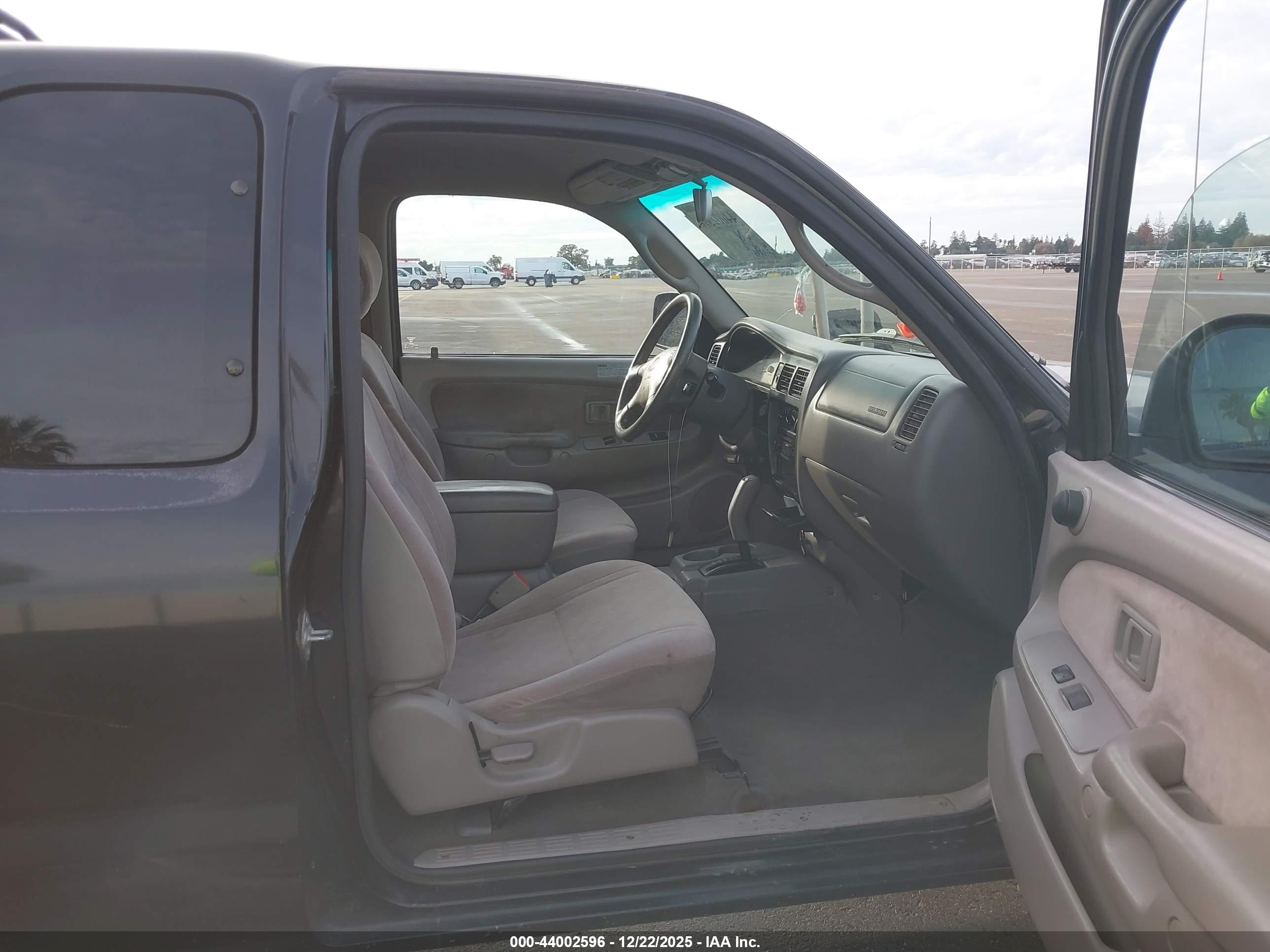 TOYOTA TACOMA image 5