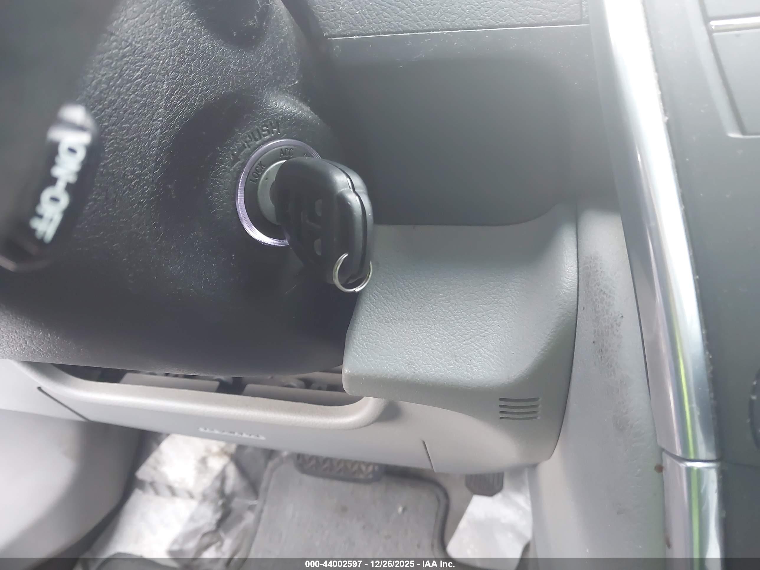 TOYOTA CAMRY image 11