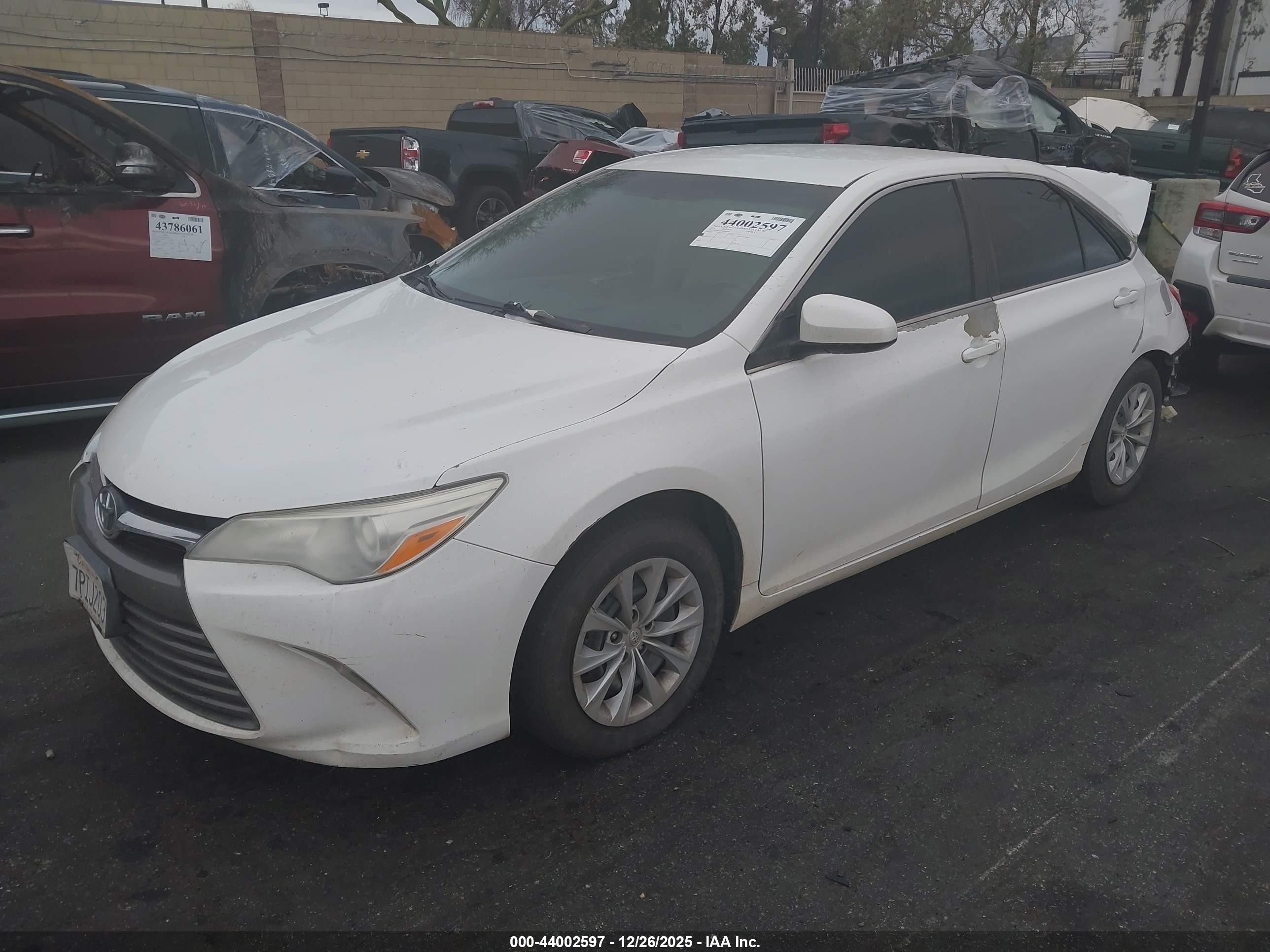 TOYOTA CAMRY image 2