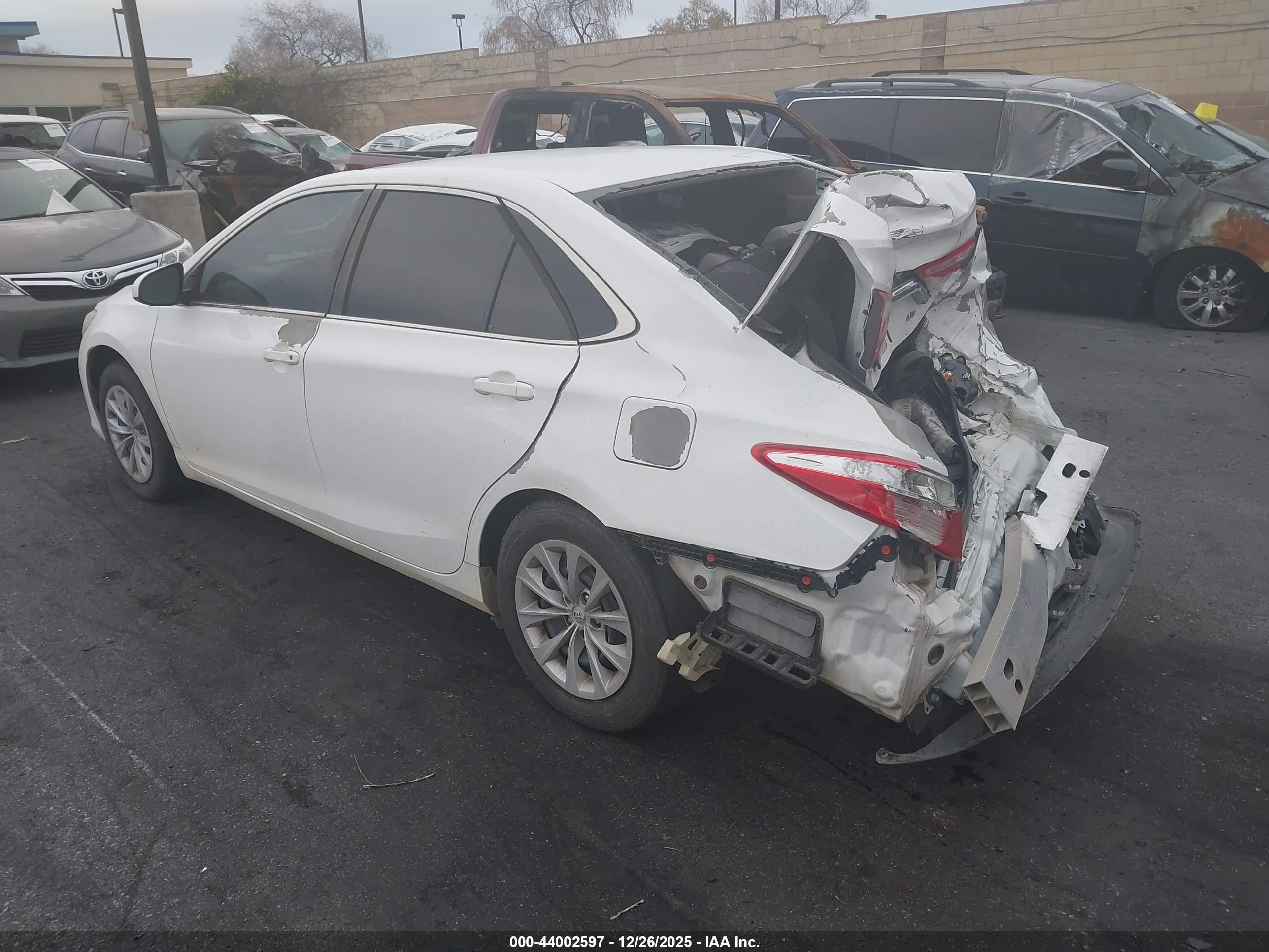 TOYOTA CAMRY image 3