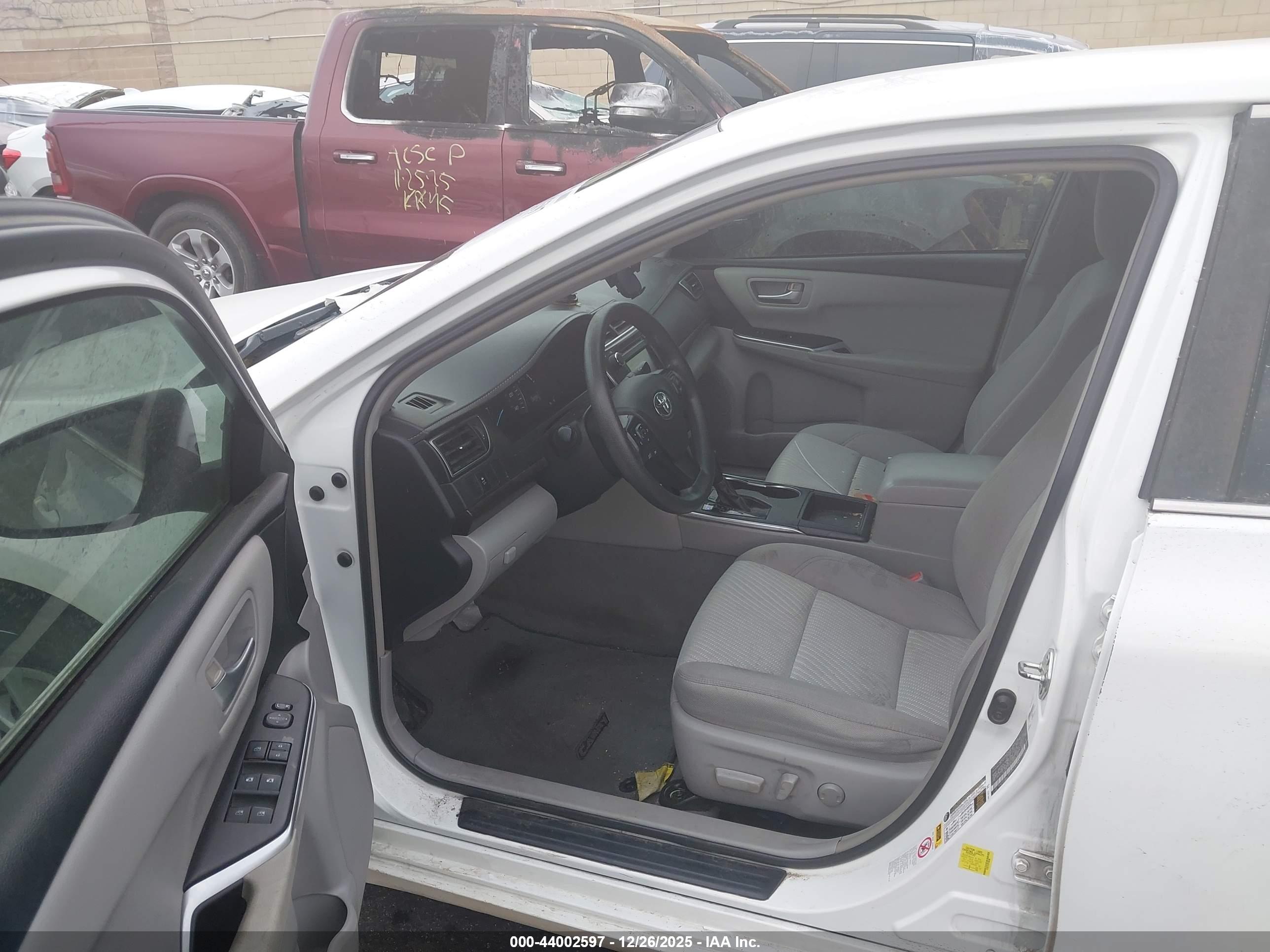 TOYOTA CAMRY image 5