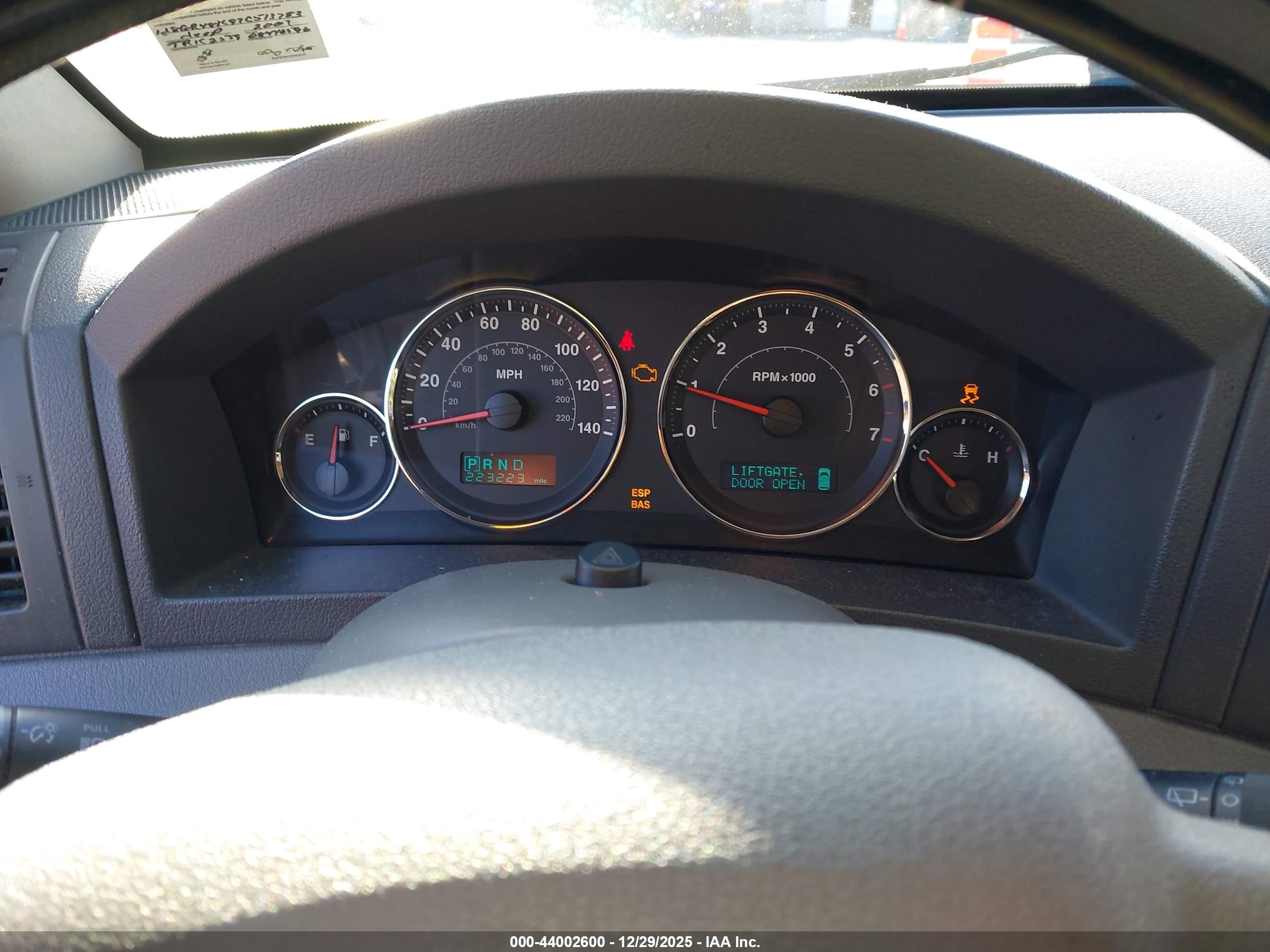 JEEP GRAND image 7