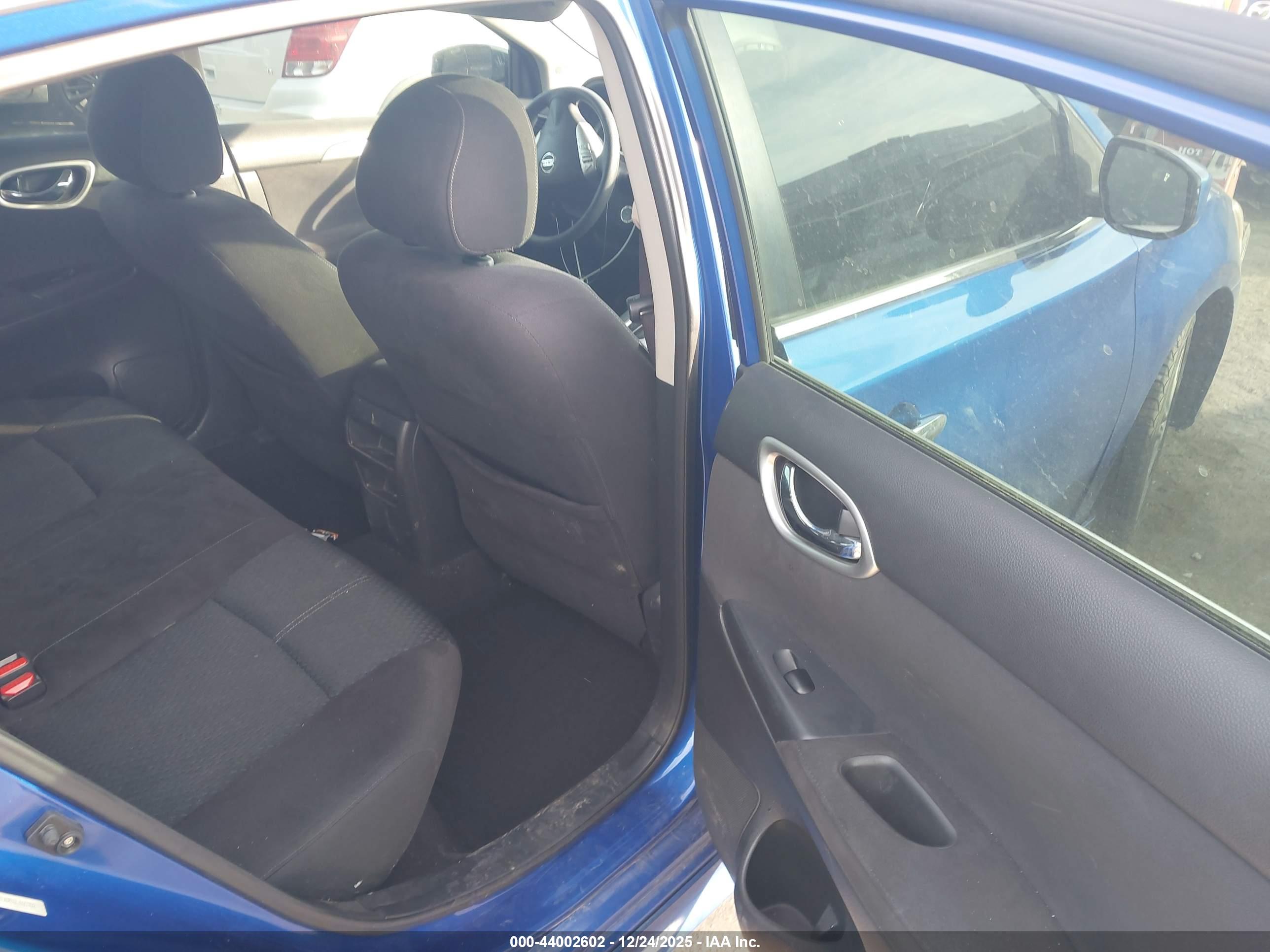 NISSAN SENTRA image 8