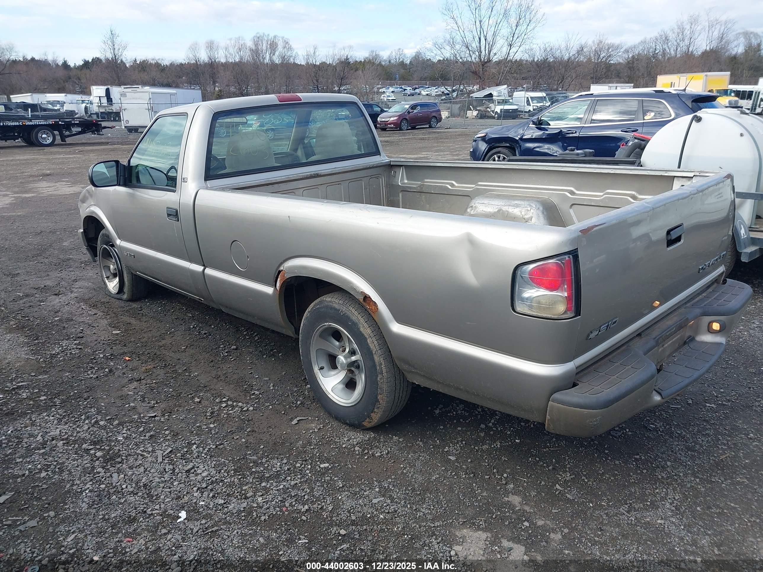 CHEVROLET S-10 image 3