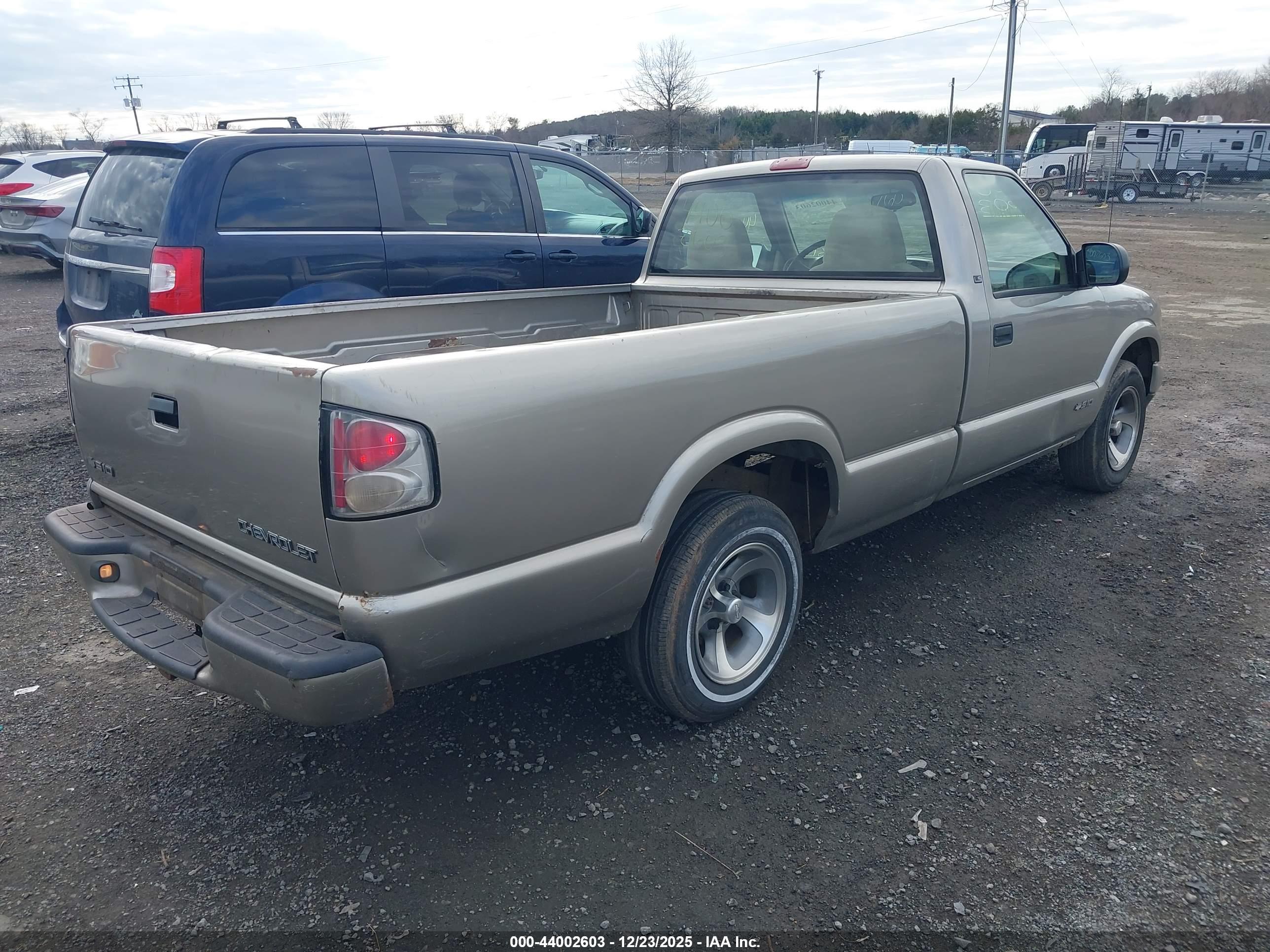 CHEVROLET S-10 image 4