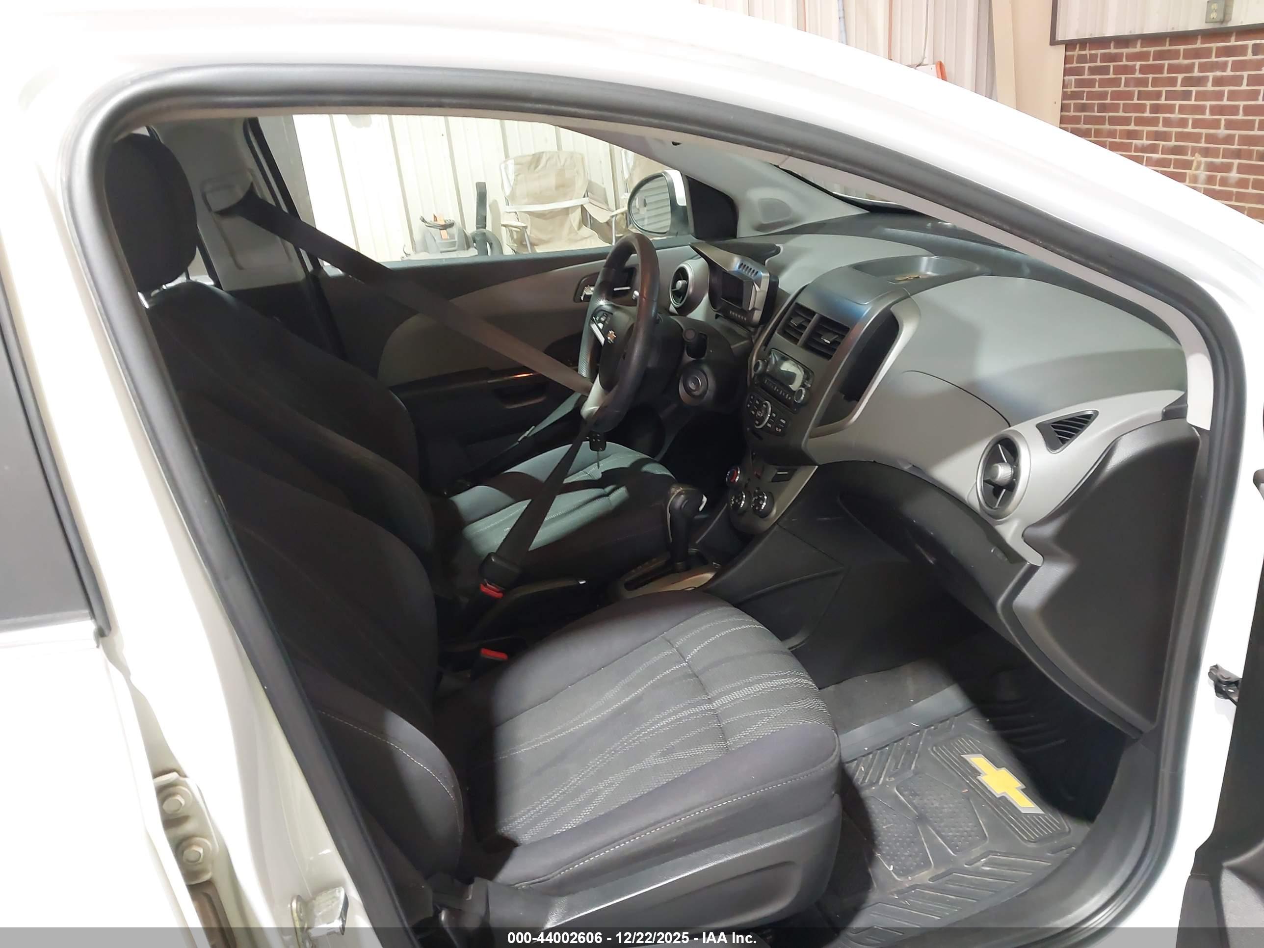 CHEVROLET SONIC image 5