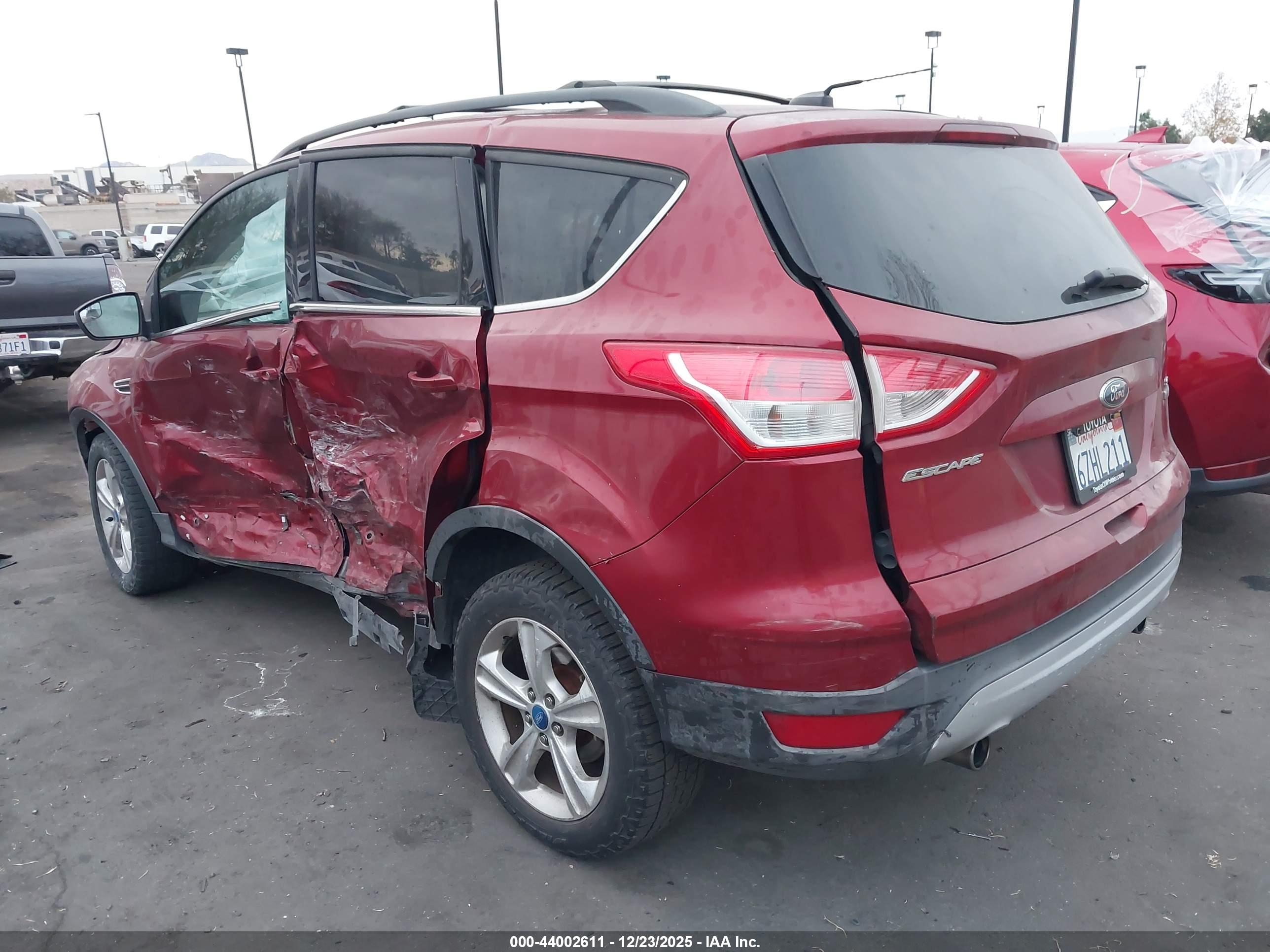 FORD ESCAPE image 3
