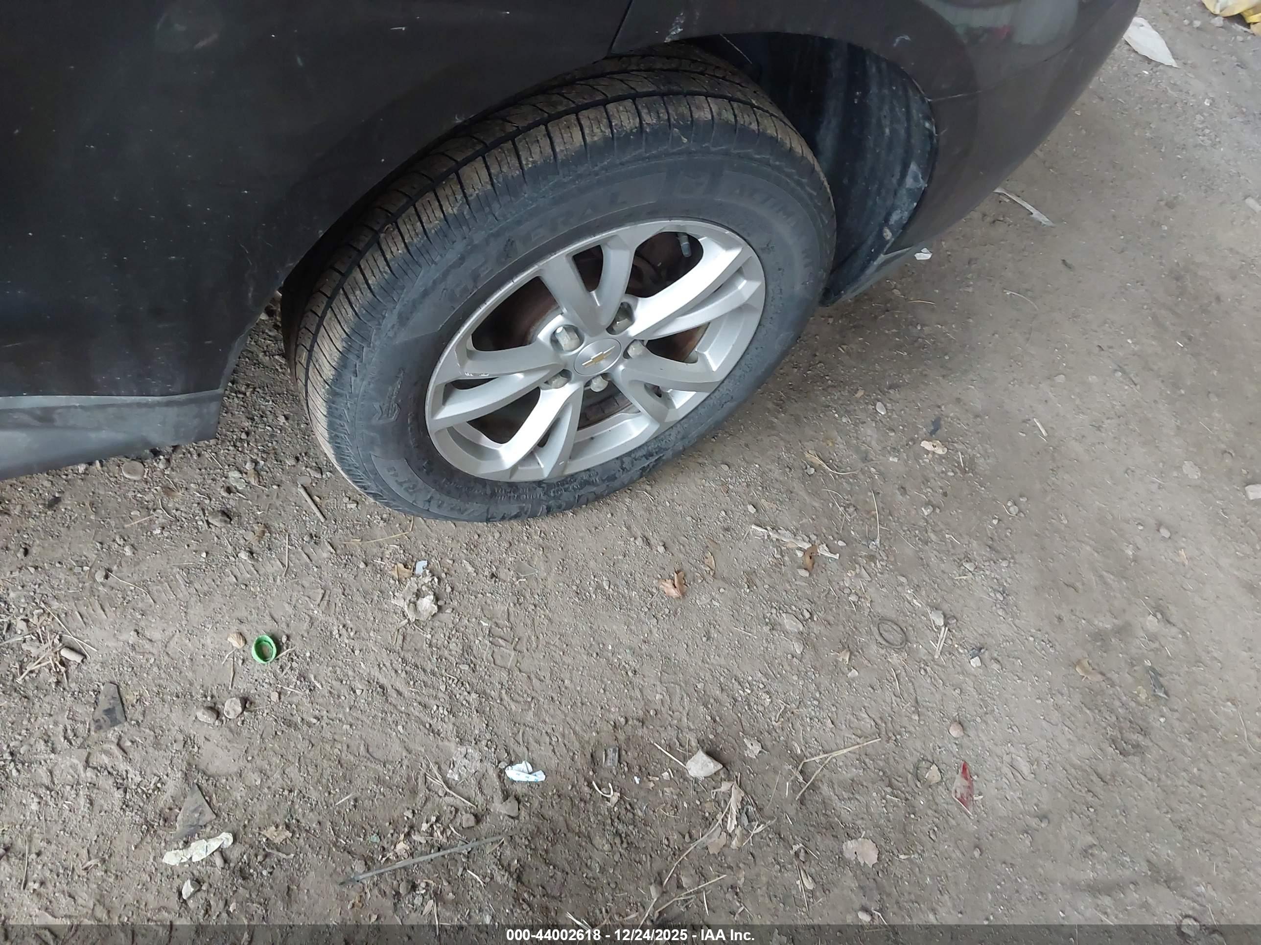 CHEVROLET EQUINOX image 6